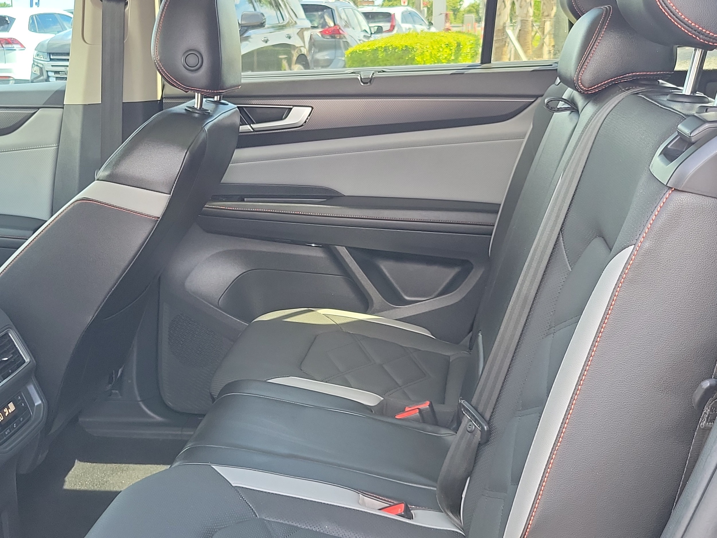 2024 Volkswagen Atlas Atlas Peak Edition - Photo 12