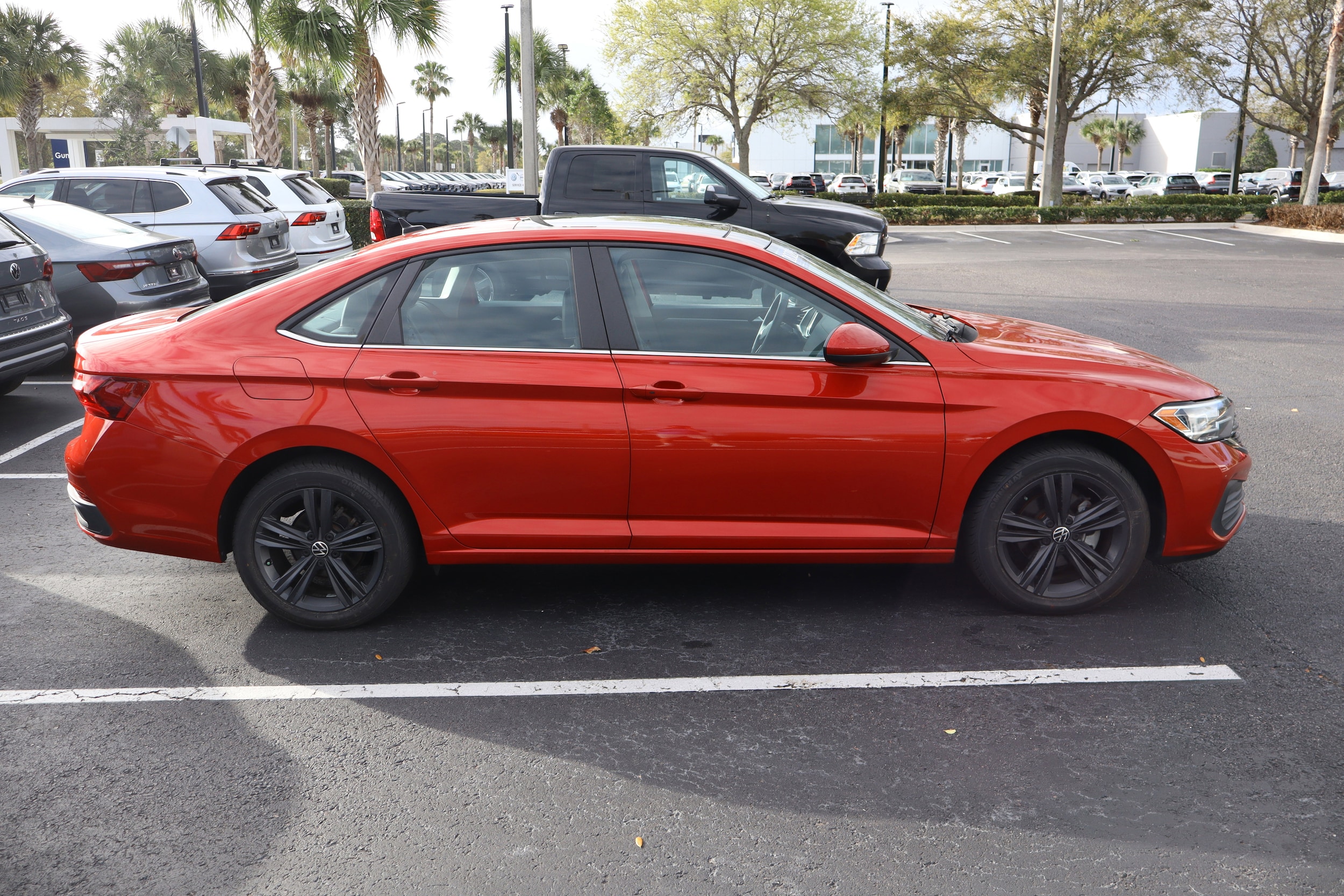 2022 Volkswagen Jetta SE - Photo 12