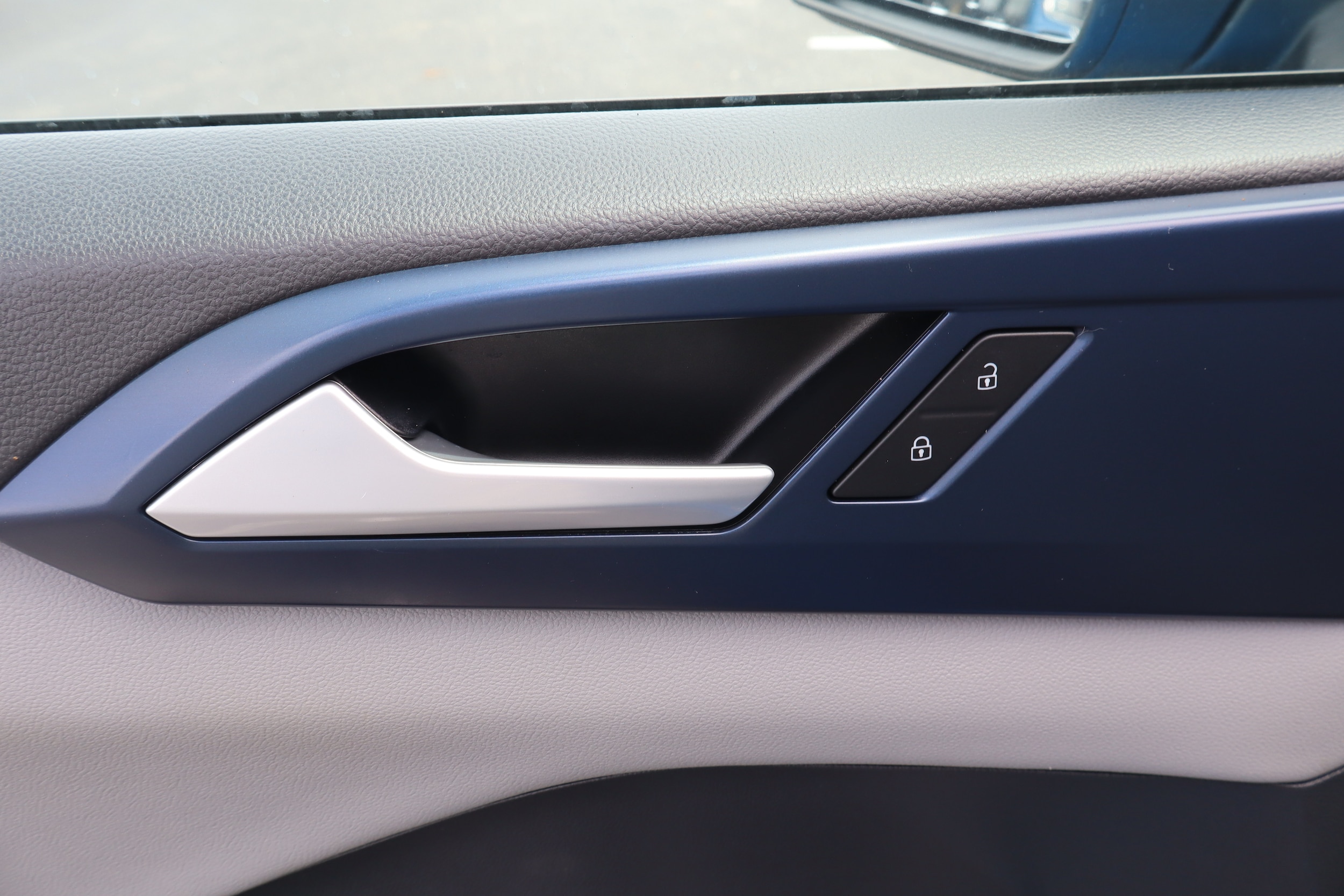 2023 Volkswagen Taos SE - Photo 17