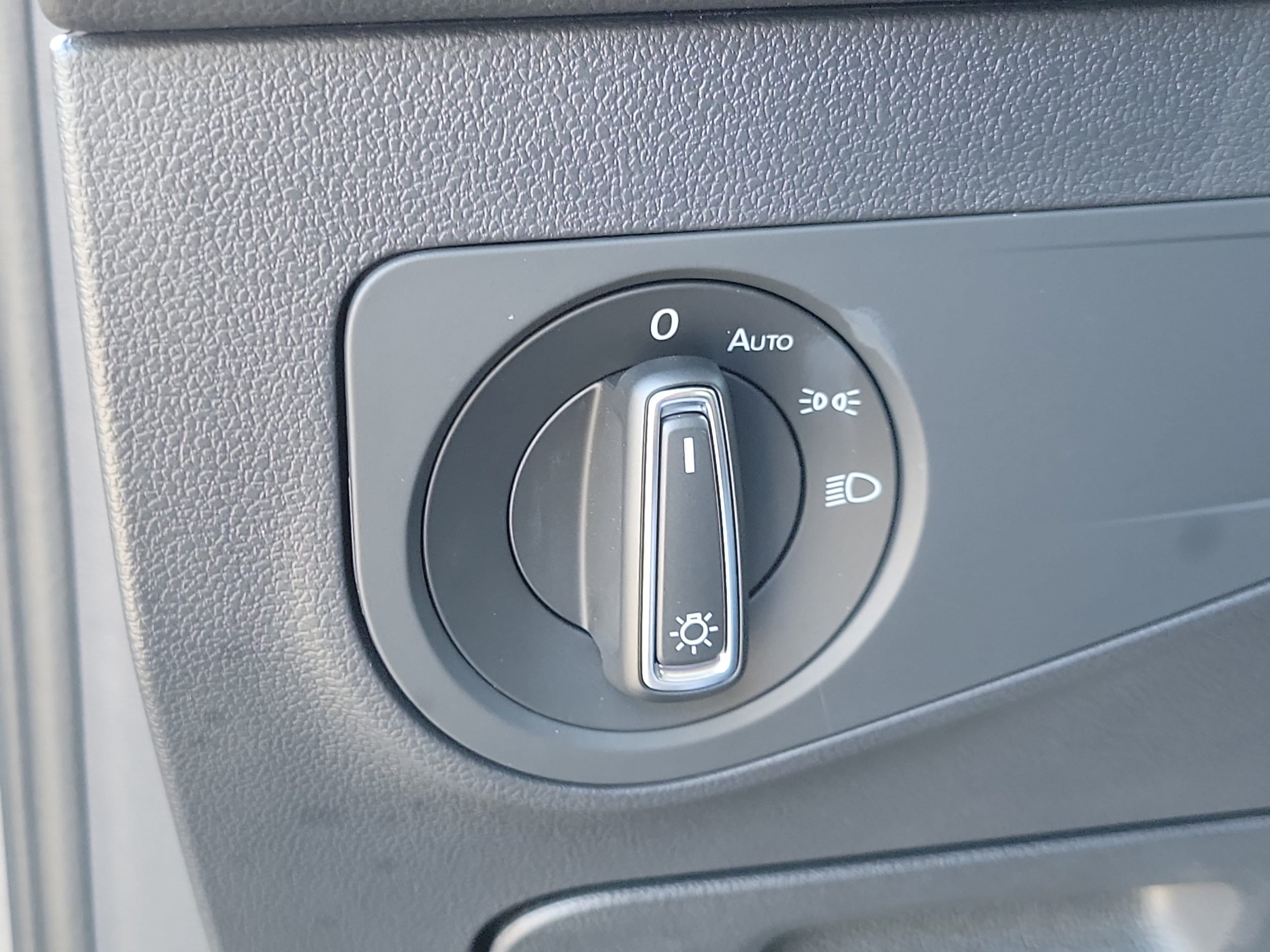2024 Volkswagen Tiguan SE - Photo 30
