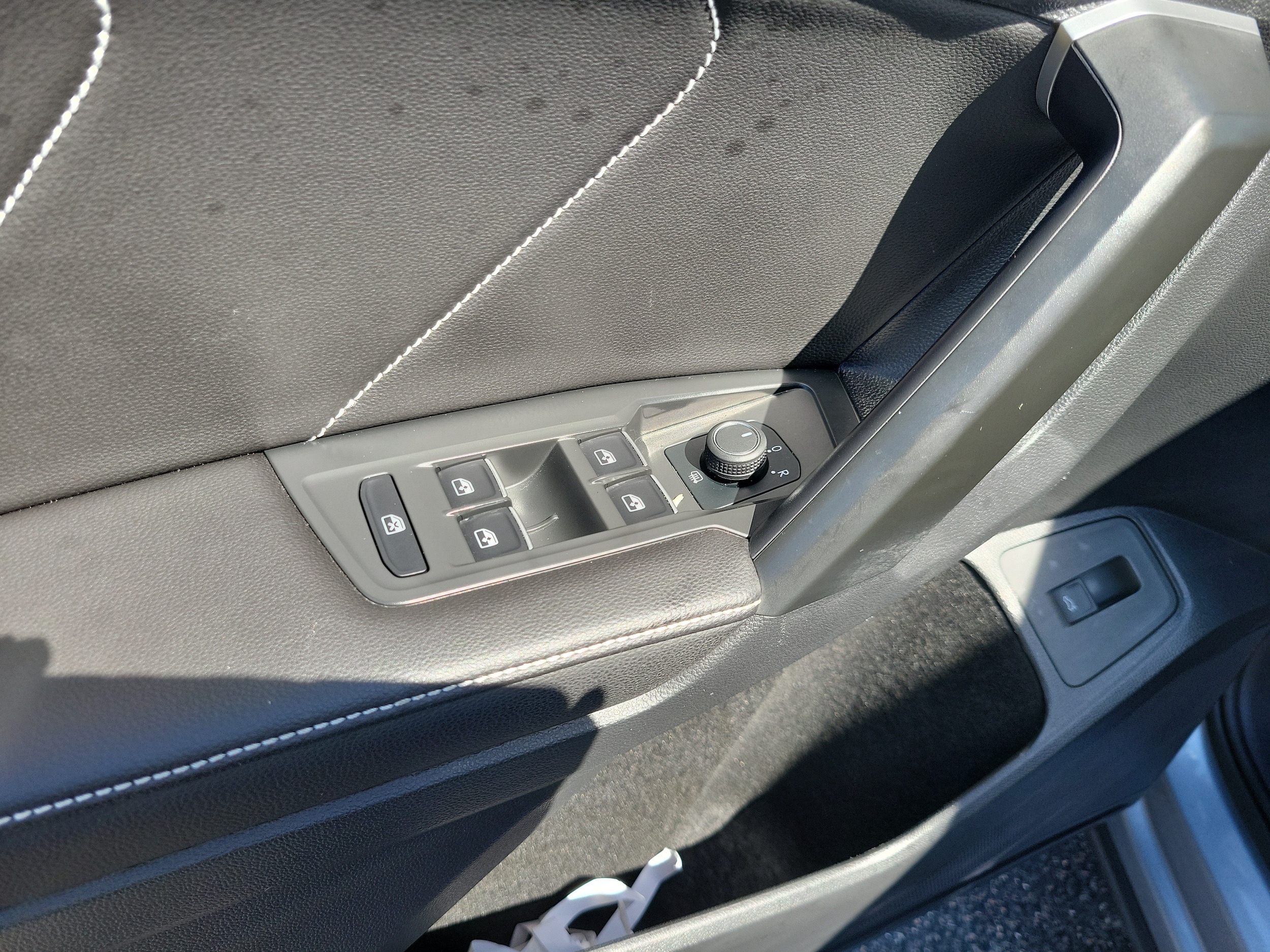2024 Volkswagen Tiguan SE - Photo 16