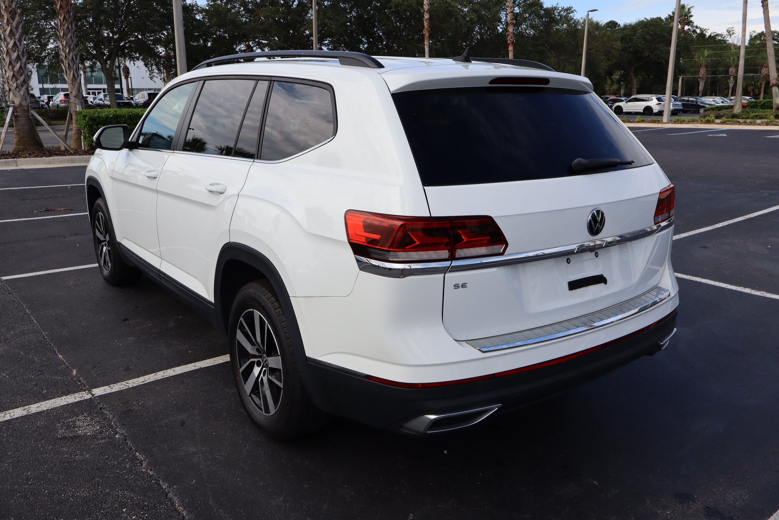 2023 Volkswagen Atlas SE - Photo 6