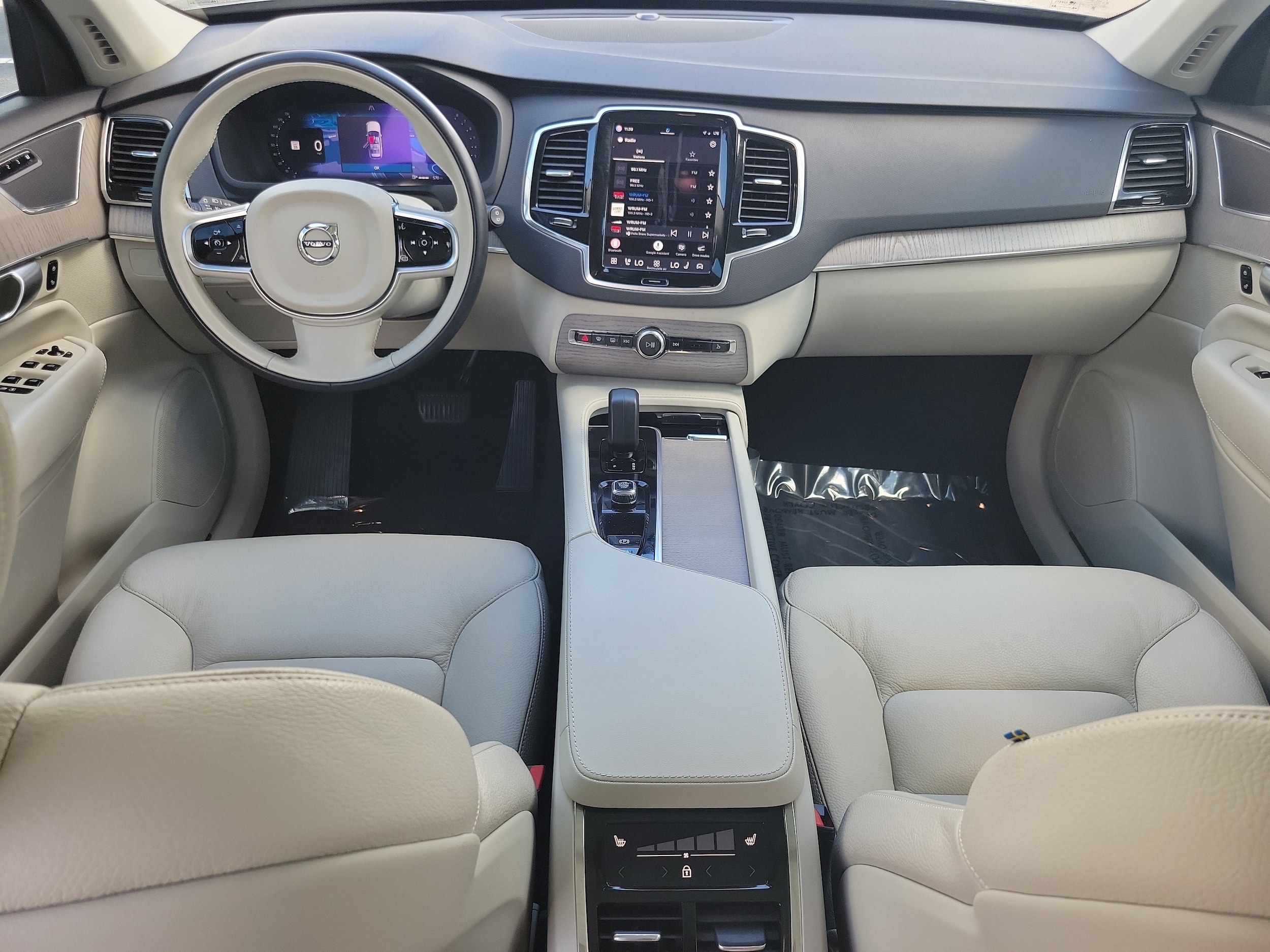 2024 Volvo XC90 Plus - Photo 10