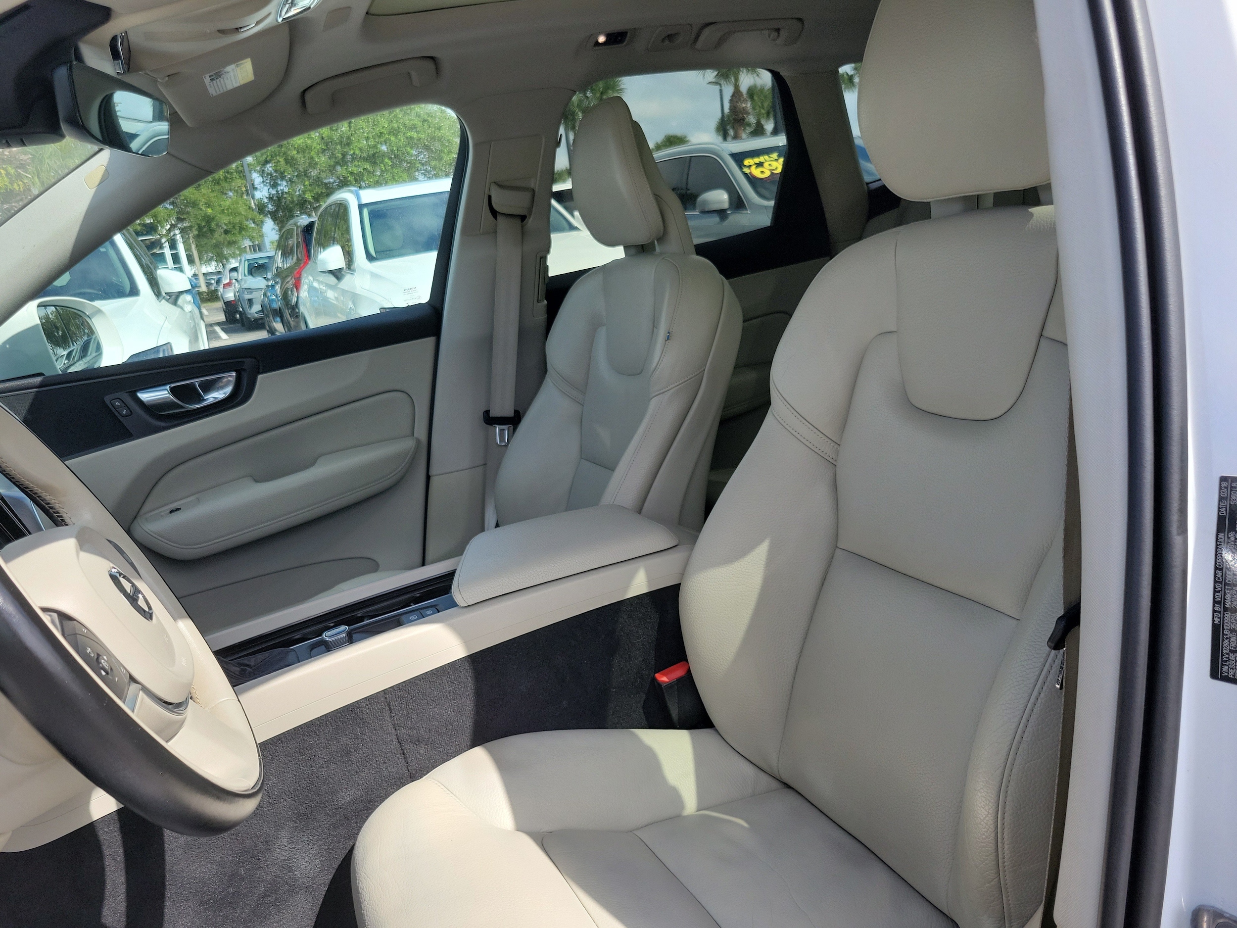 2018 Volvo XC60 Momentum - Photo 15