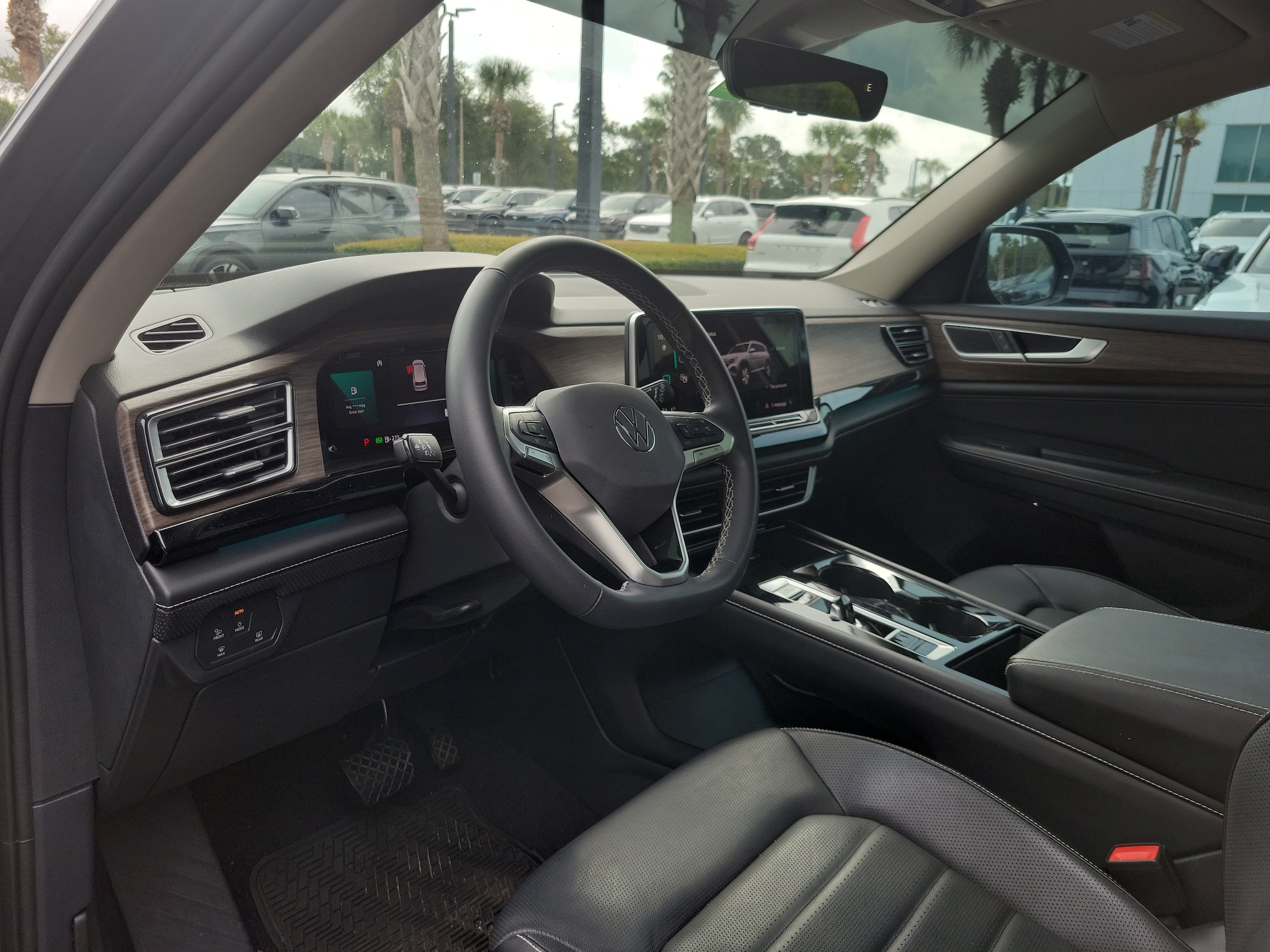 2024 Volkswagen Atlas SEL - Photo 16