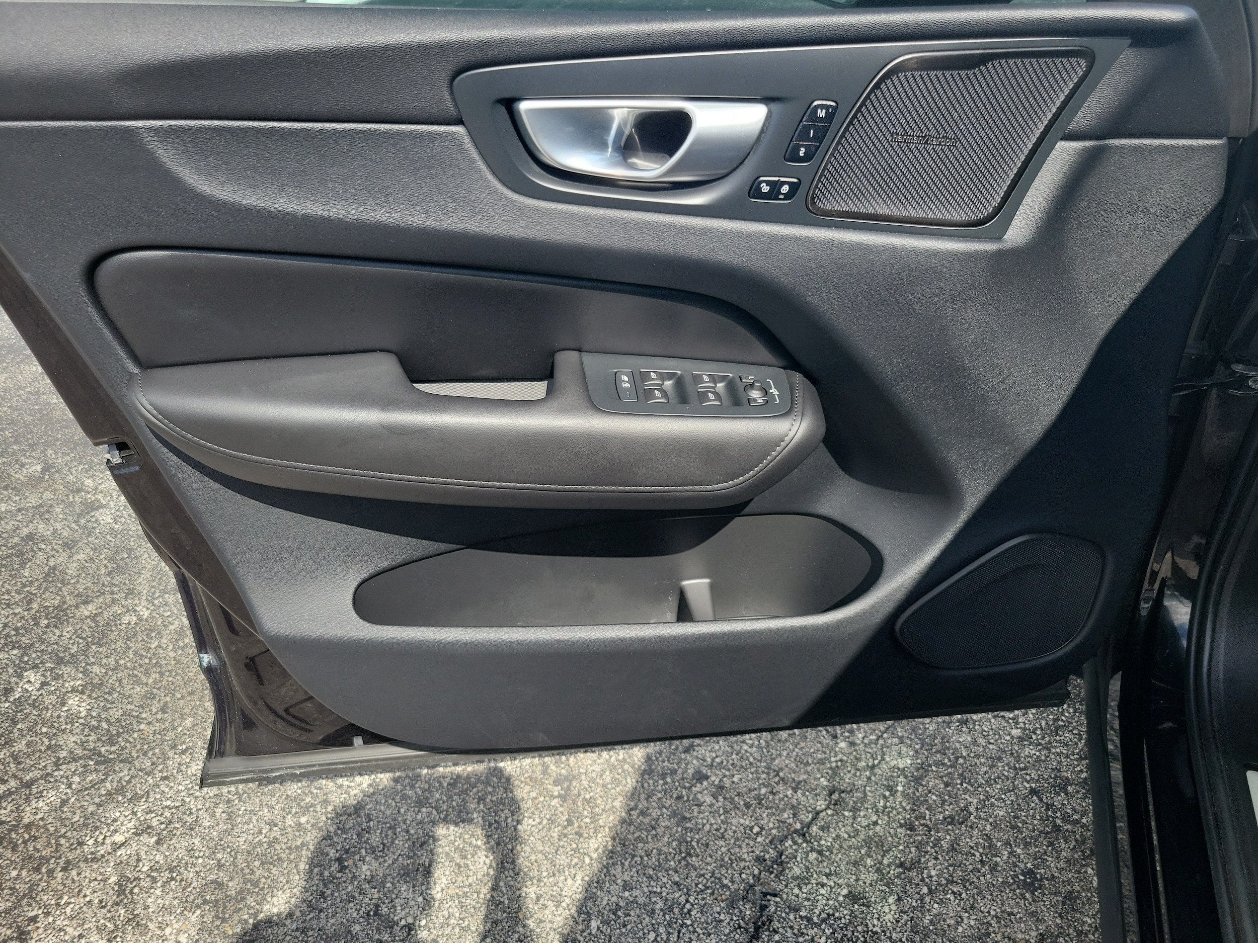 2024 Volvo XC60 Plus - Photo 12