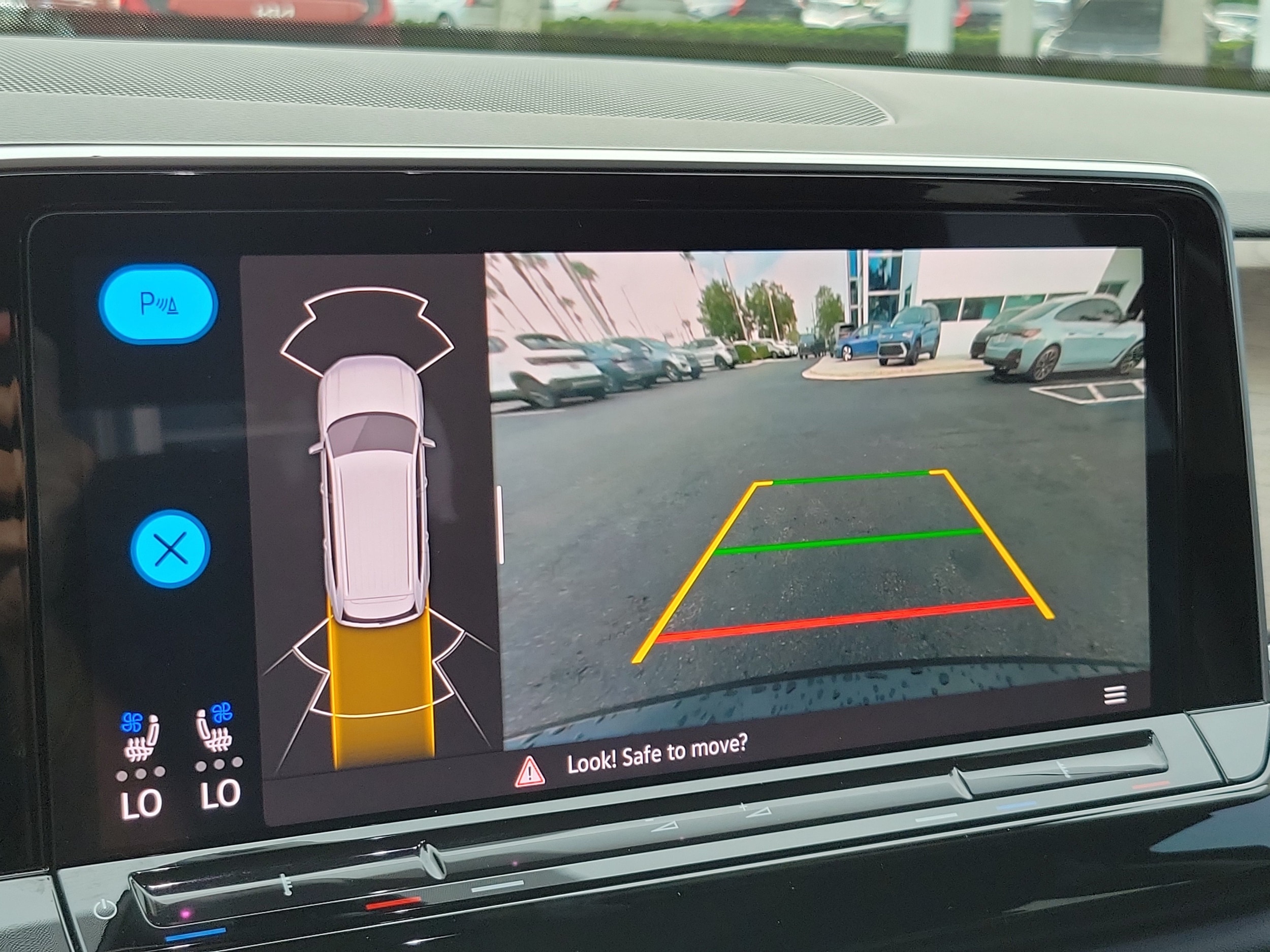 2024 Volkswagen Atlas SE w/Tech - Photo 22