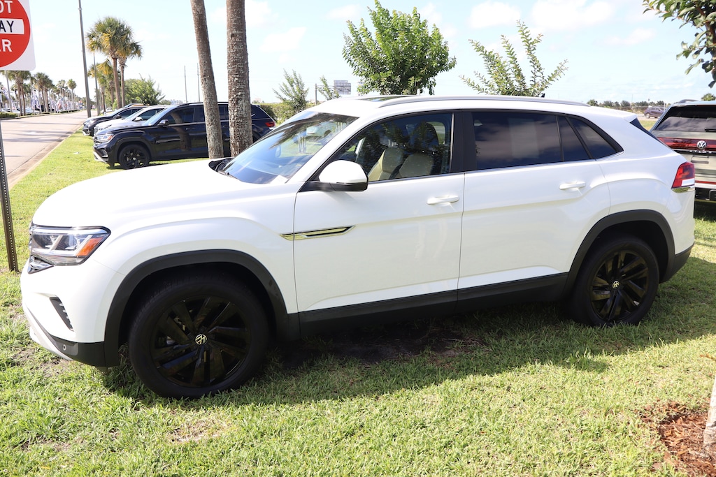Used 2022 Volkswagen Atlas Cross Sport 3.6L V6 SE w/Technology SUV