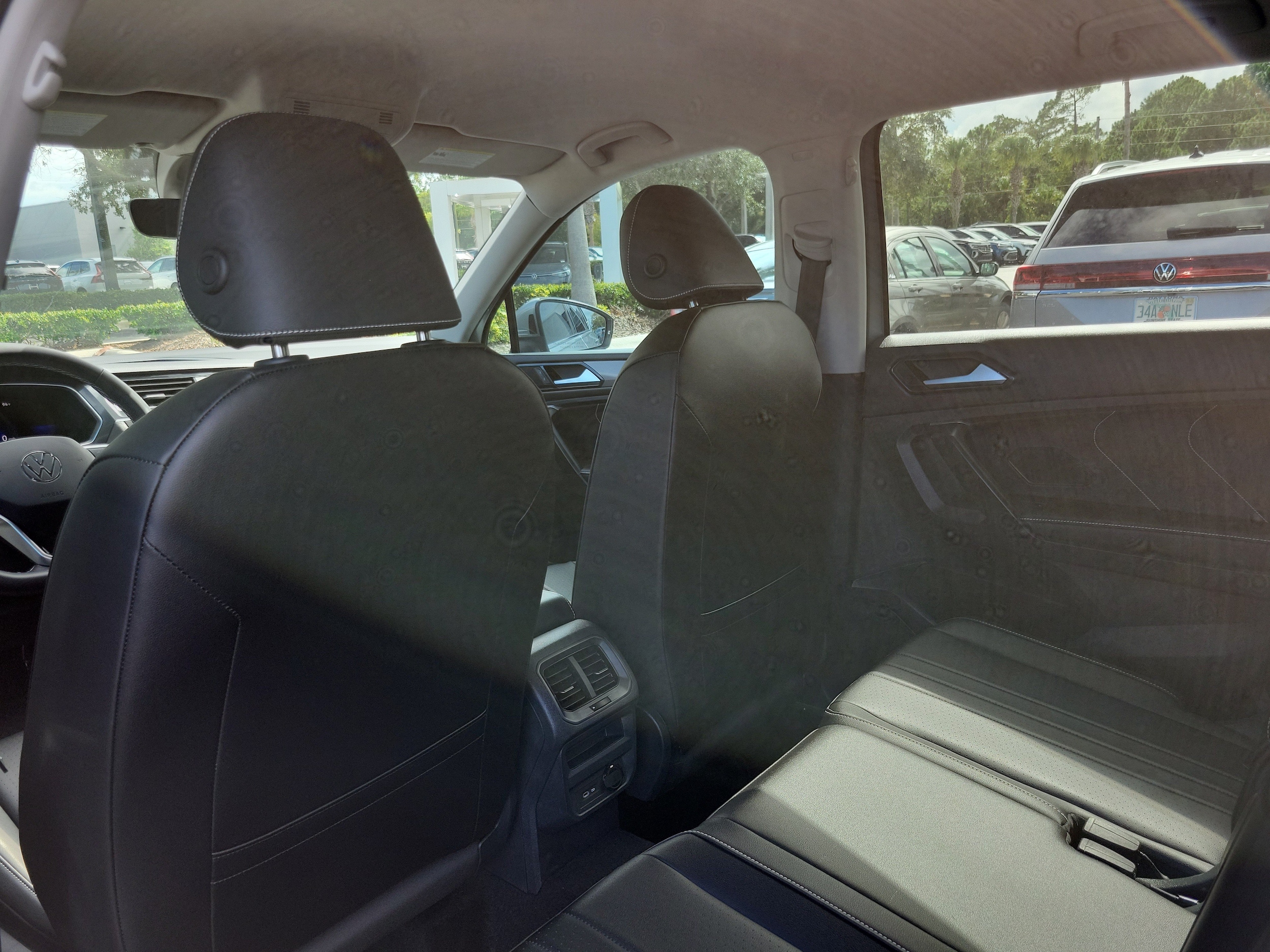 2023 Volkswagen Tiguan SE - Photo 9