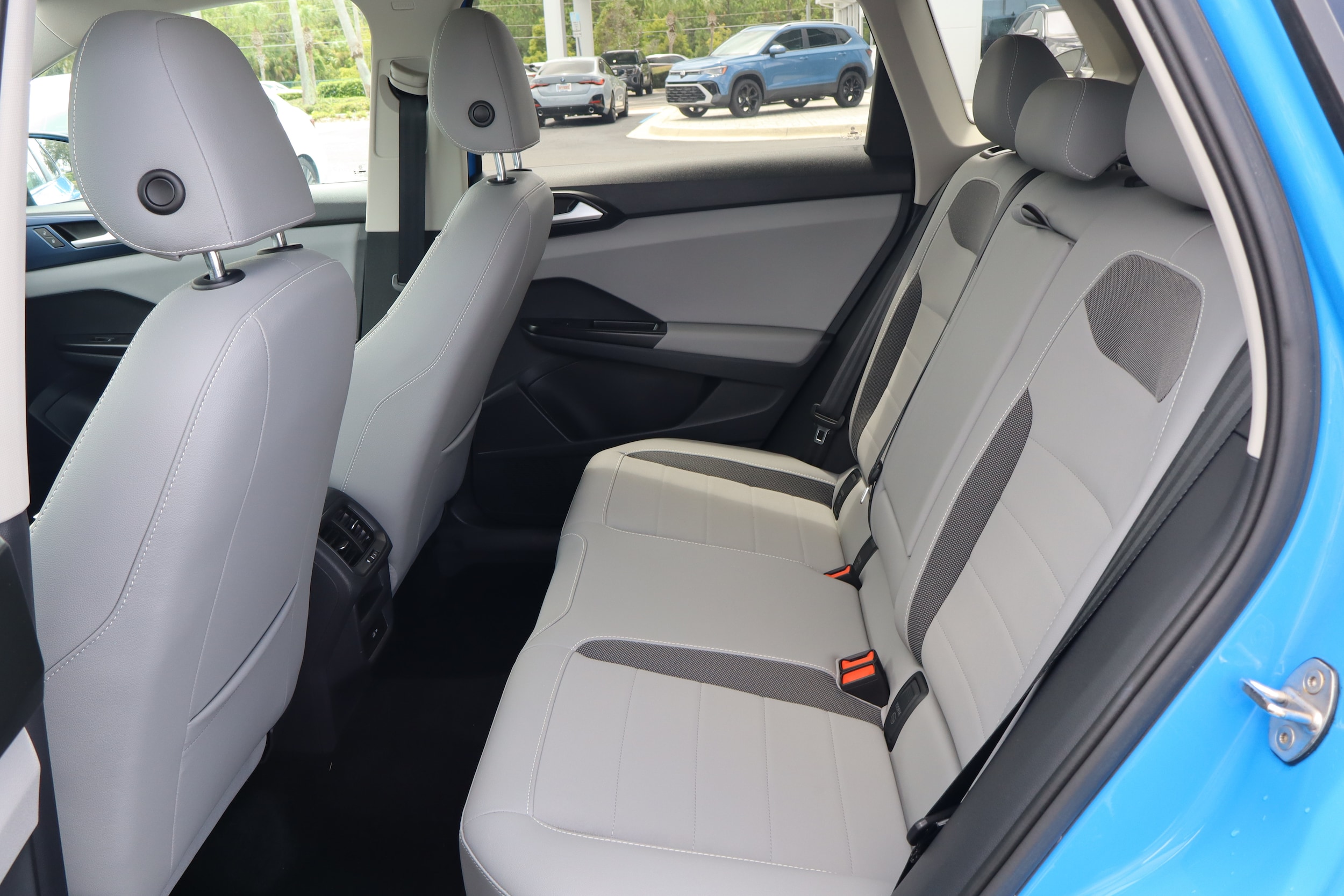 2023 Volkswagen Taos SE - Photo 12