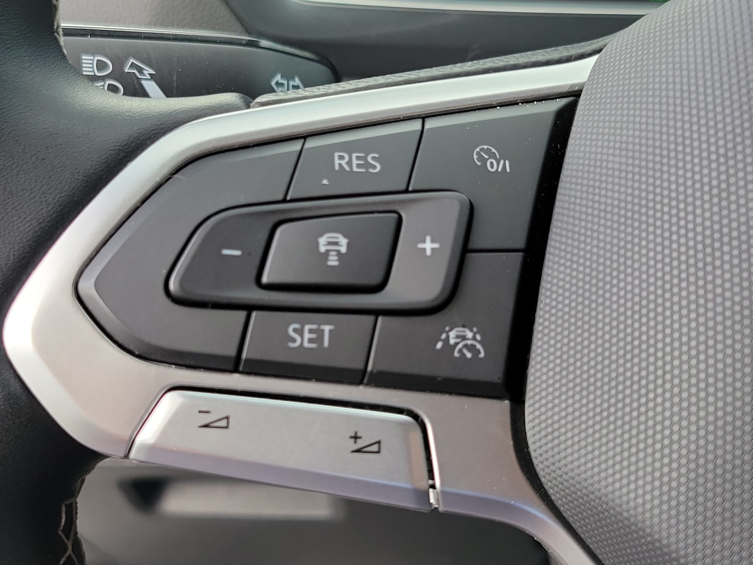 2023 Volkswagen Tiguan SE R-LINE BLACK - Photo 19