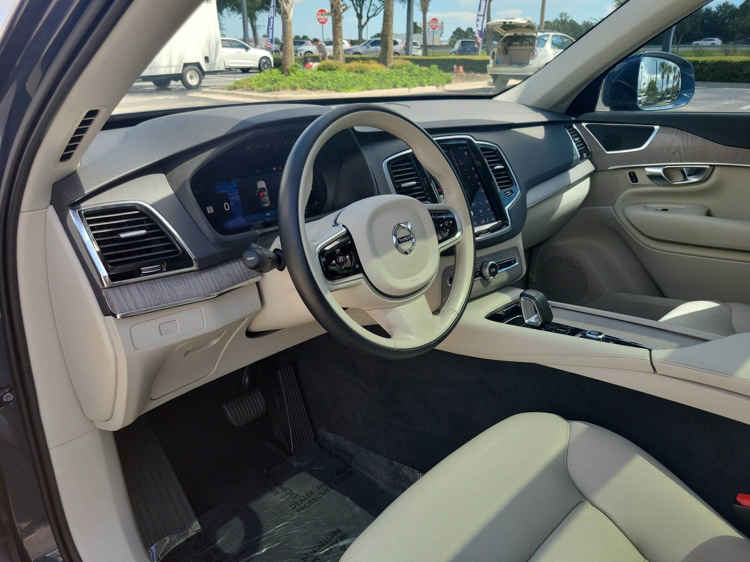 2024 Volvo XC90 Plus - Photo 14