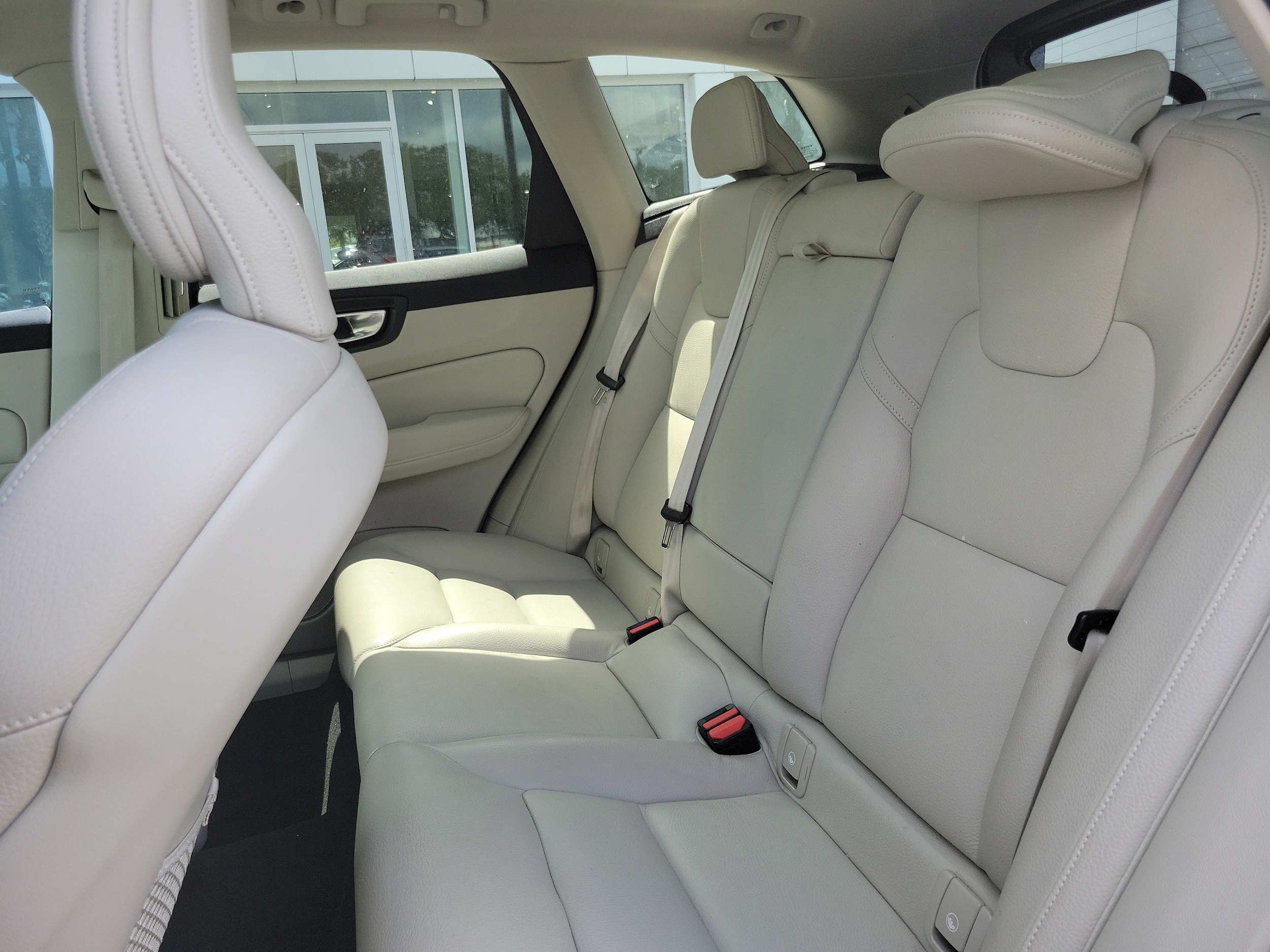 2024 Volvo XC60 Plus - Photo 8