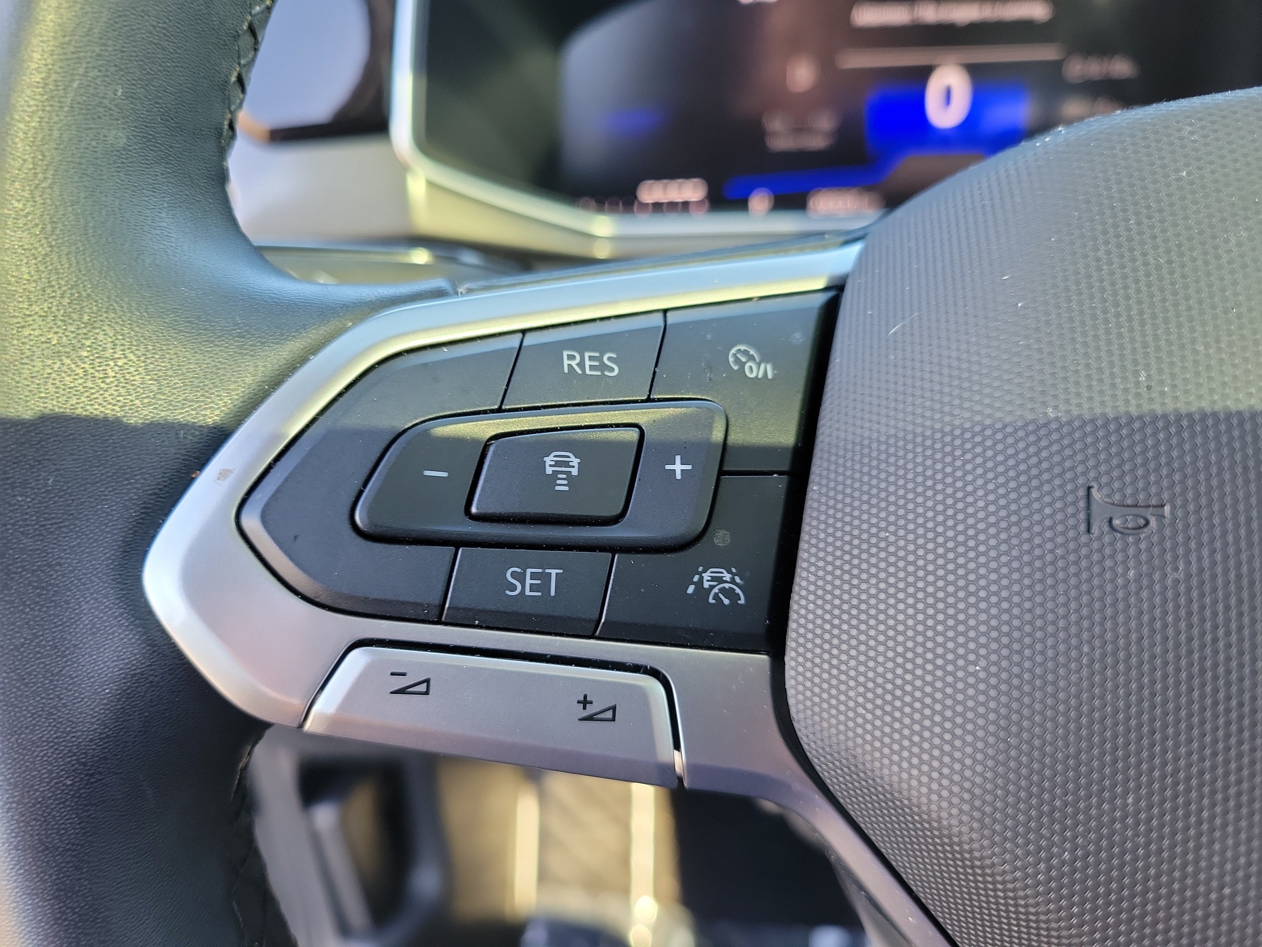 2025 Volkswagen Taos SE Black - Photo 19