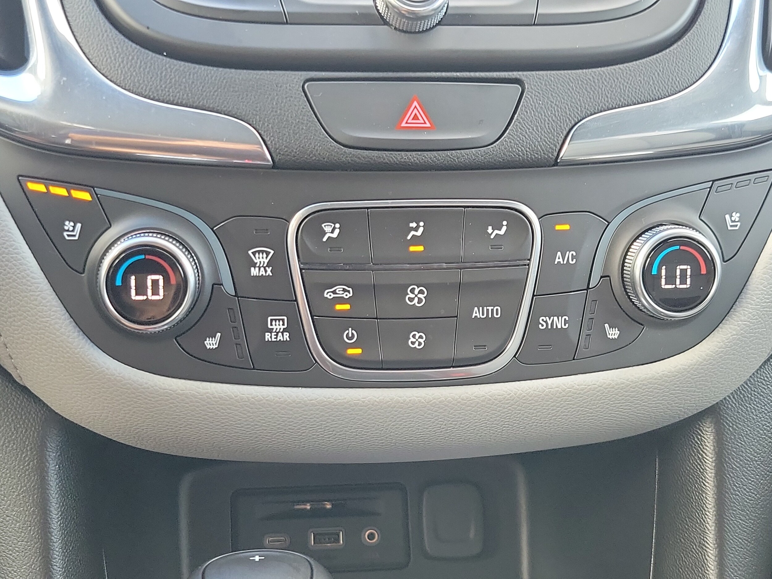 2020 Chevrolet Equinox Premier - Photo 22