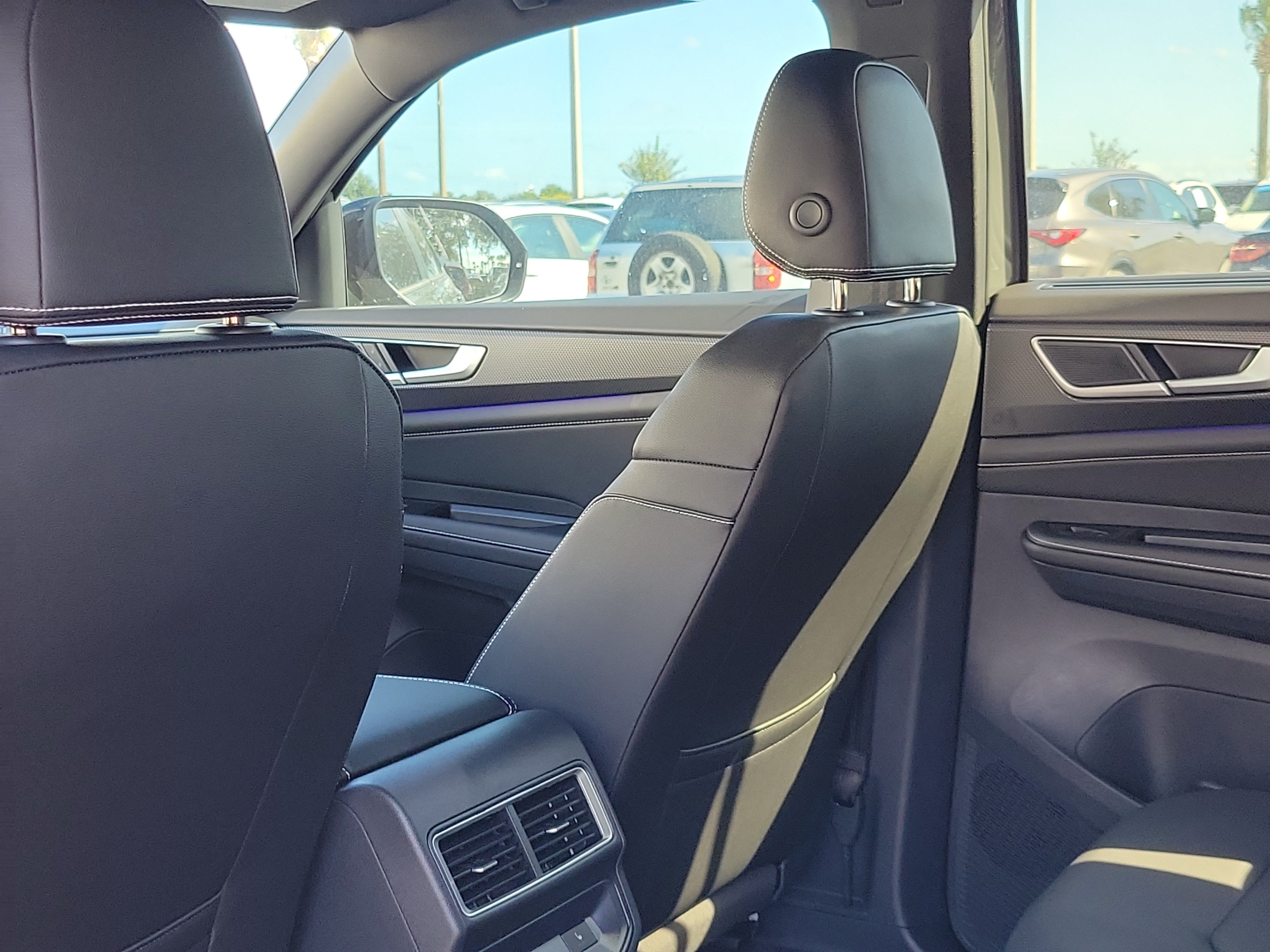 2026 Volkswagen Atlas Cross Sport SEL R-LINE - Photo 11