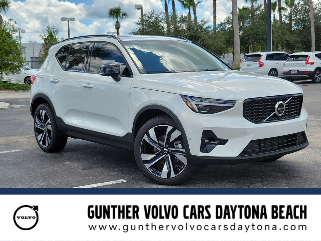 New 2026 Volvo XC40 B5 Plus SUV