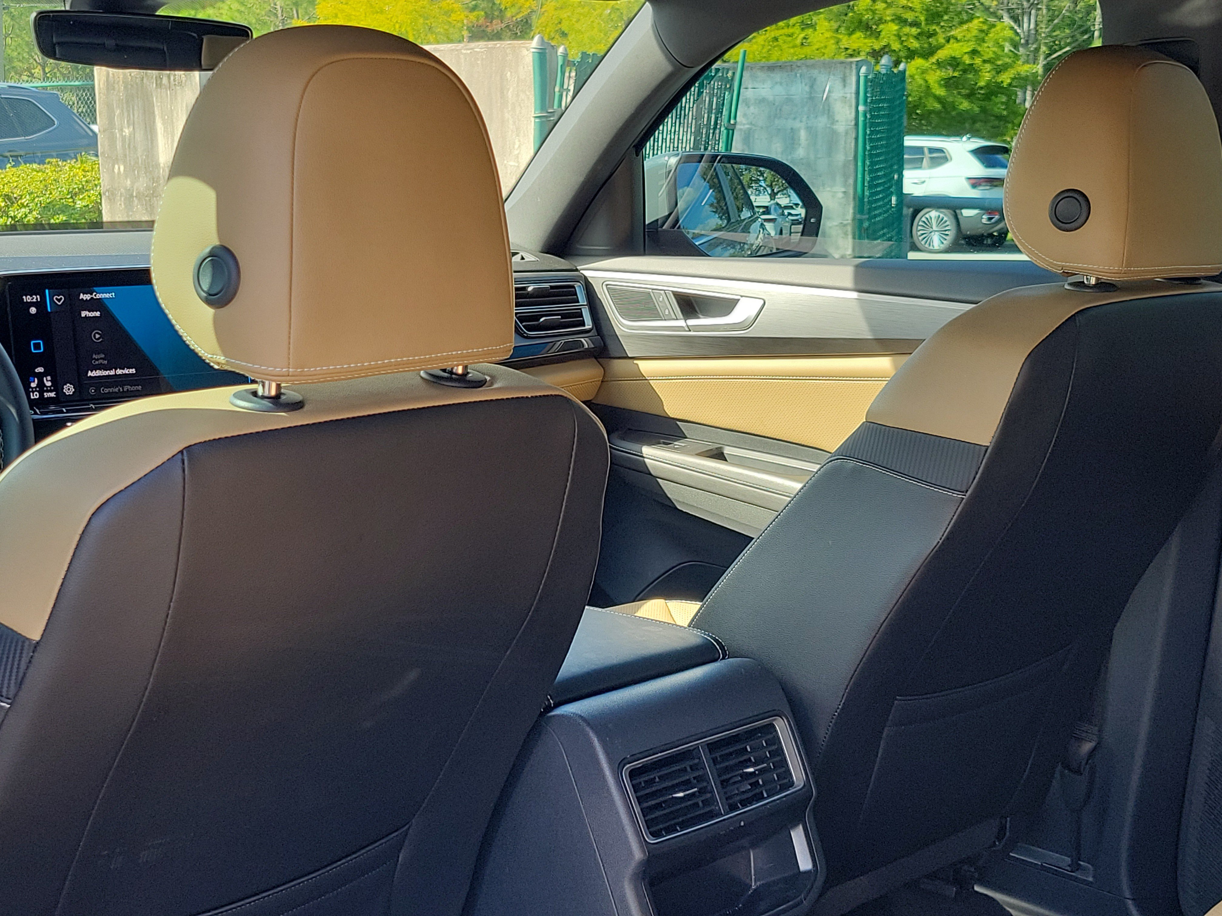 2024 Volkswagen Atlas Cross Sport SE w/Tech - Photo 12