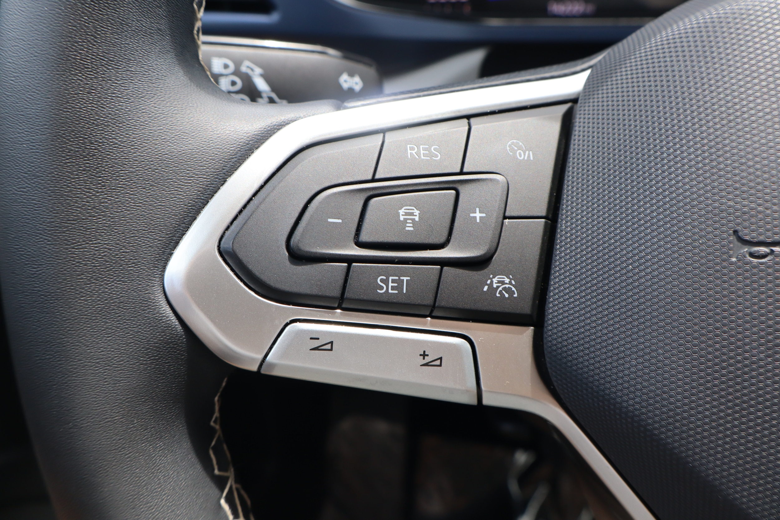 2023 Volkswagen Taos SE - Photo 22