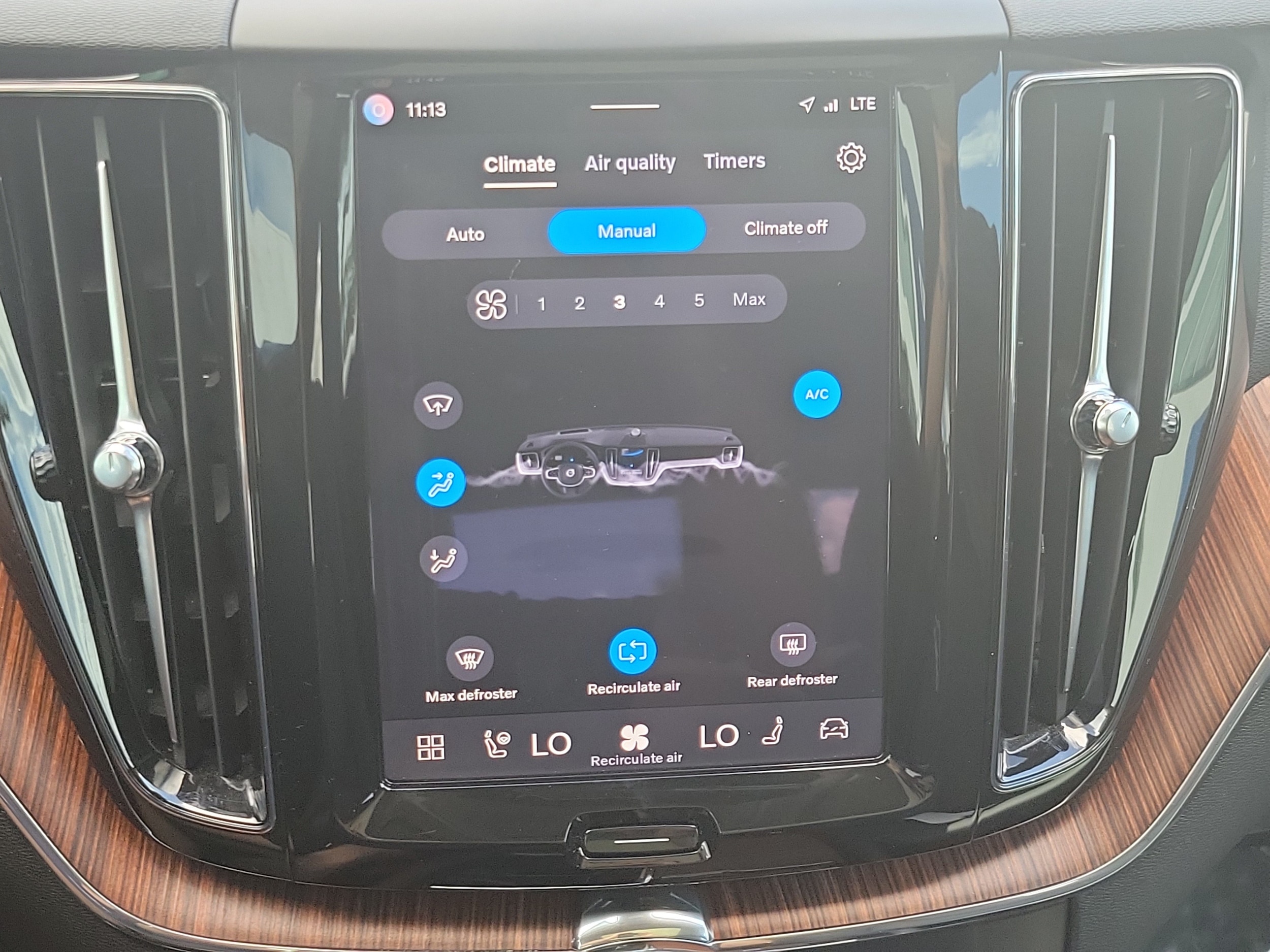 2024 Volvo XC60 Plus - Photo 23