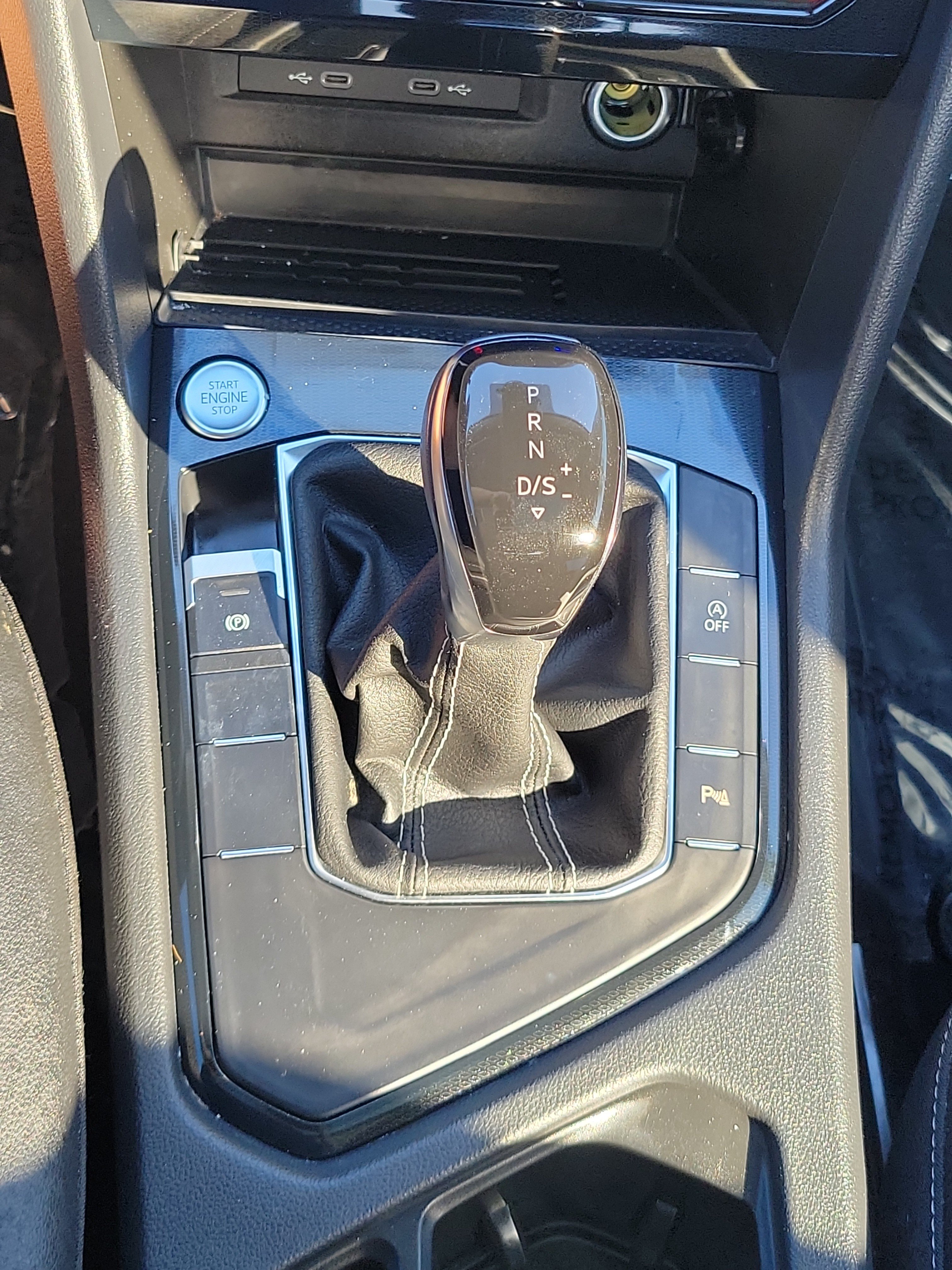 2025 Volkswagen Taos SE Black - Photo 26