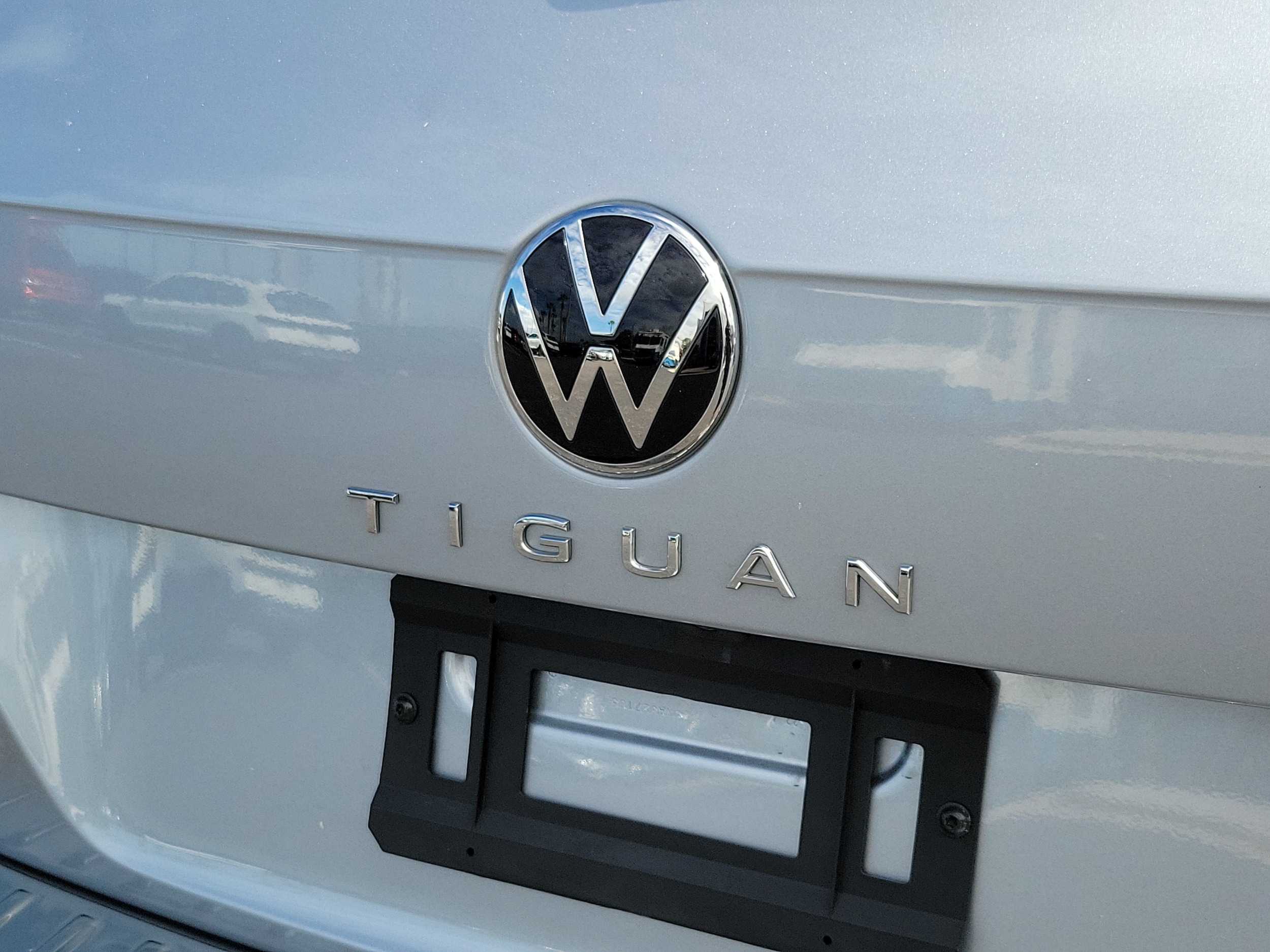 2023 Volkswagen Tiguan SE - Photo 6