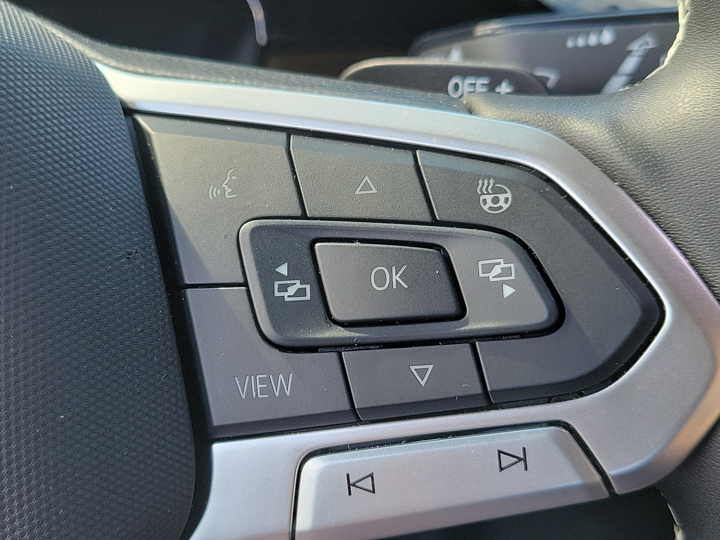 2024 Volkswagen Atlas Cross Sport SE w/Tech - Photo 20