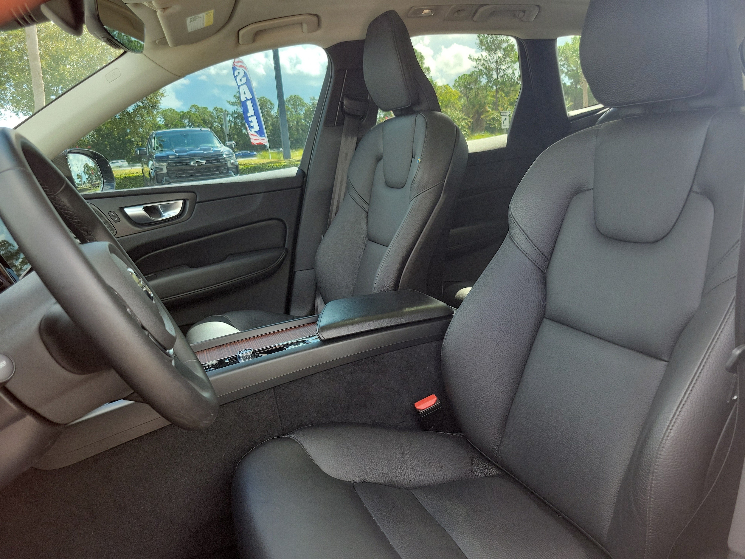 2024 Volvo XC60 Plus - Photo 15