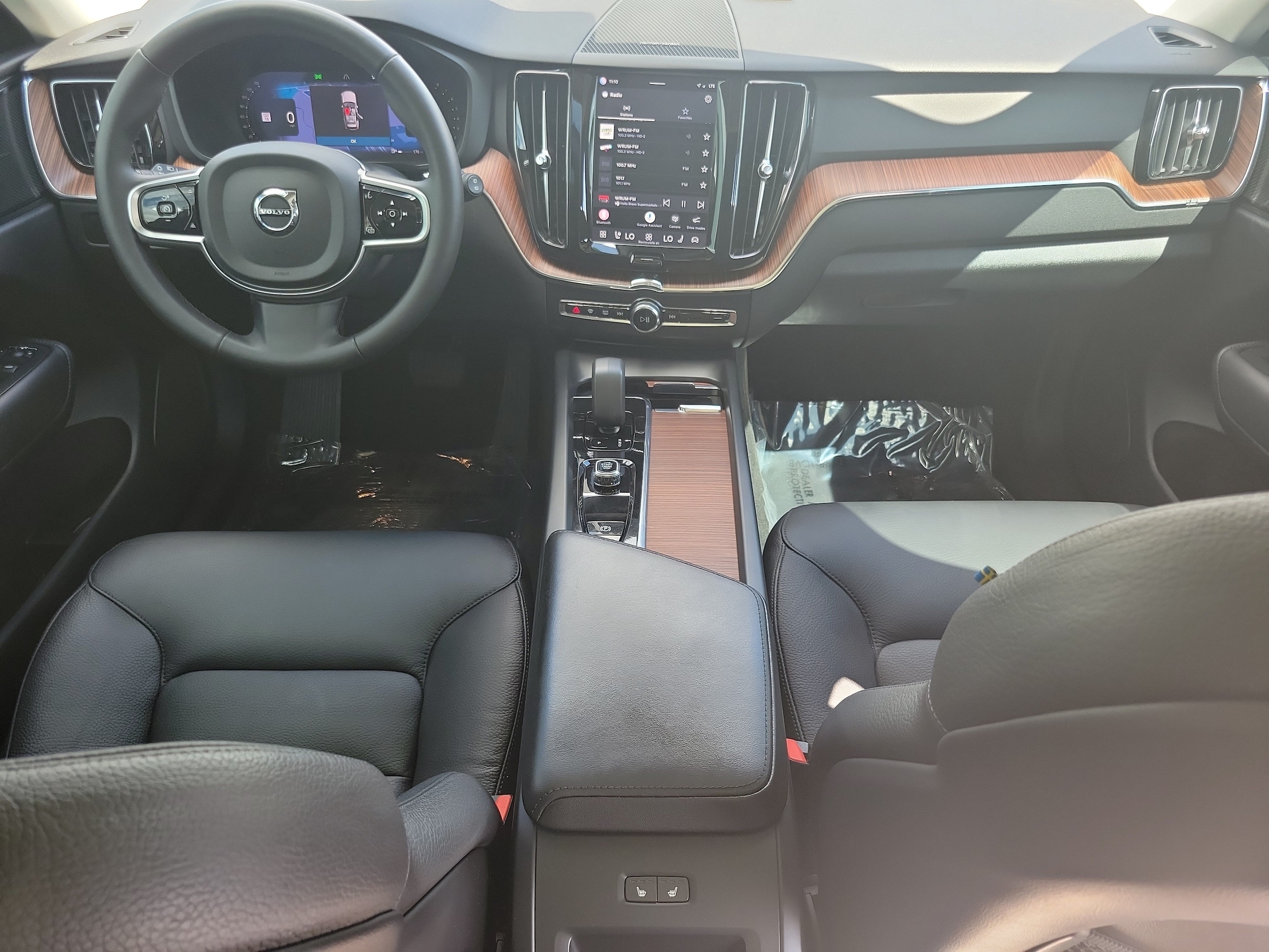 2024 Volvo XC60 Plus - Photo 10