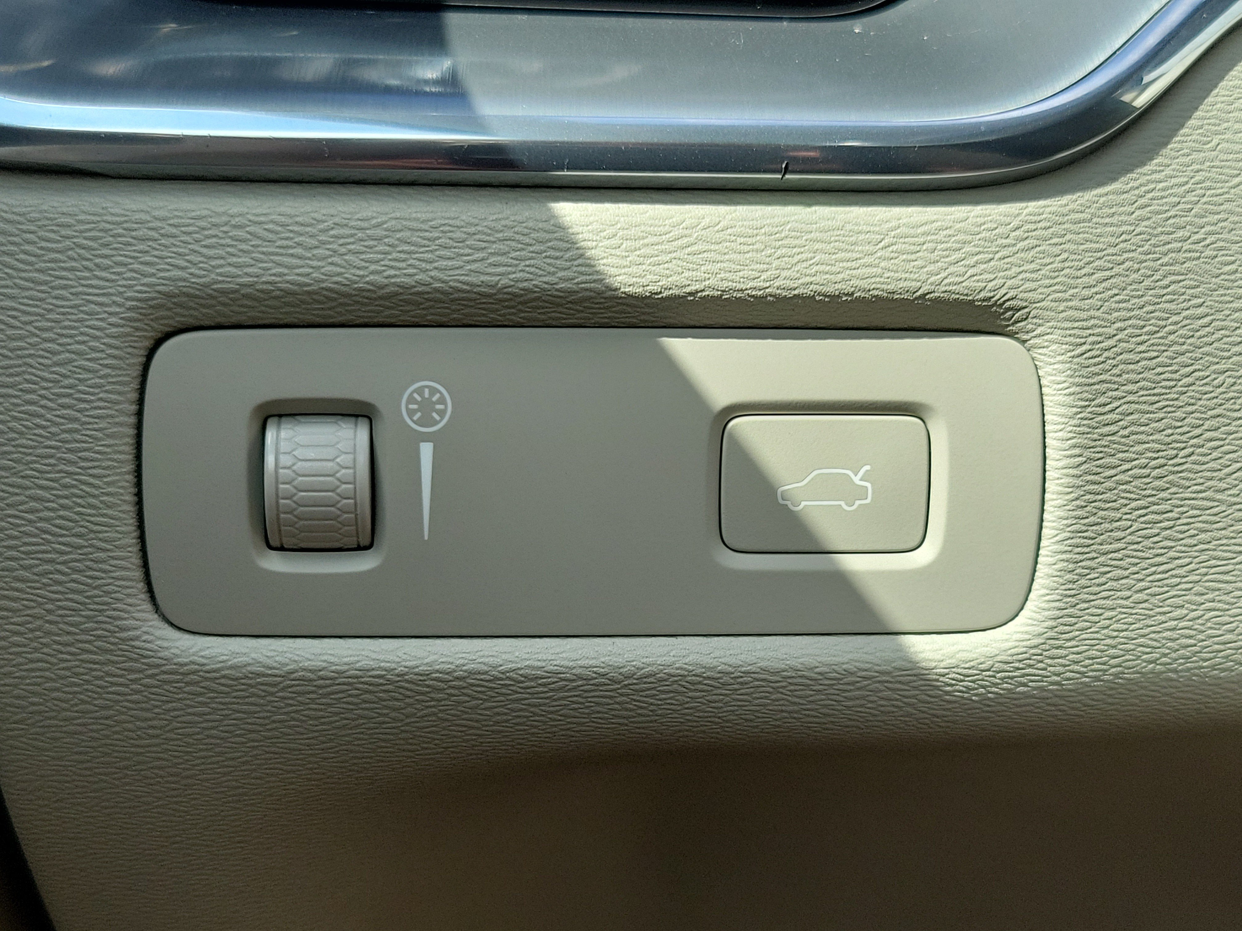 2018 Volvo XC60 Momentum - Photo 26