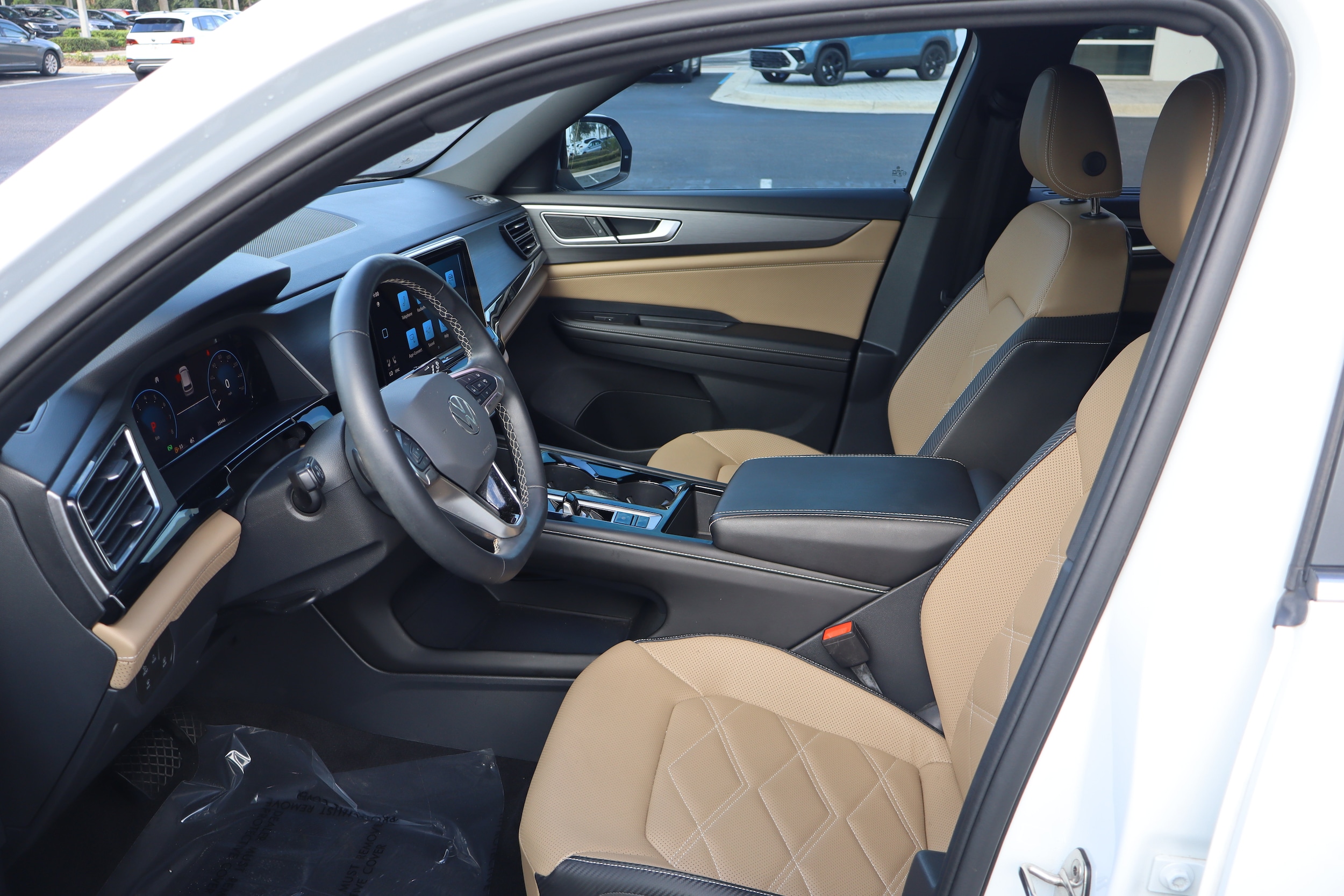 2024 Volkswagen Atlas Cross Sport SE w/Tech - Photo 28