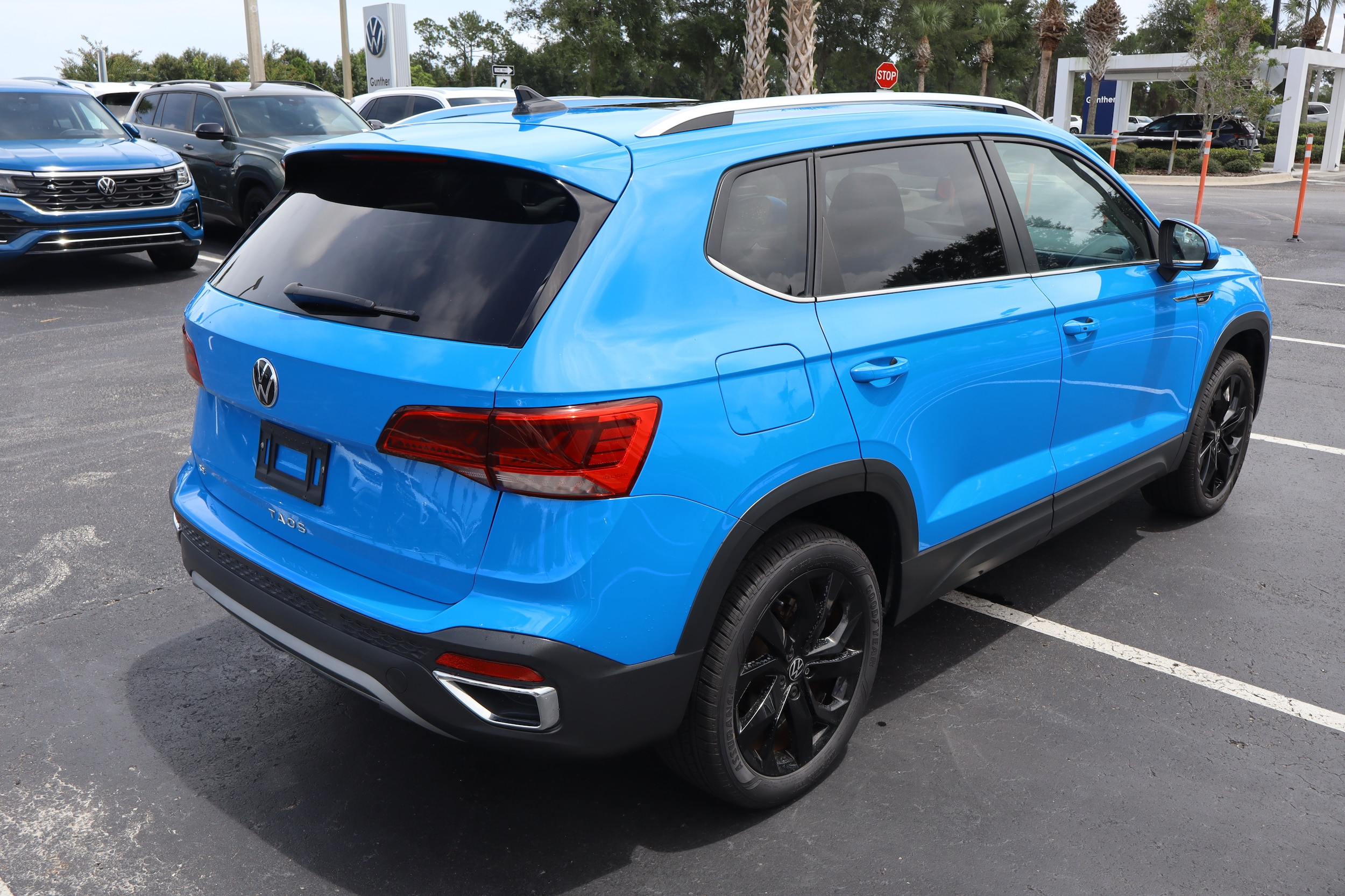 2023 Volkswagen Taos SE - Photo 7