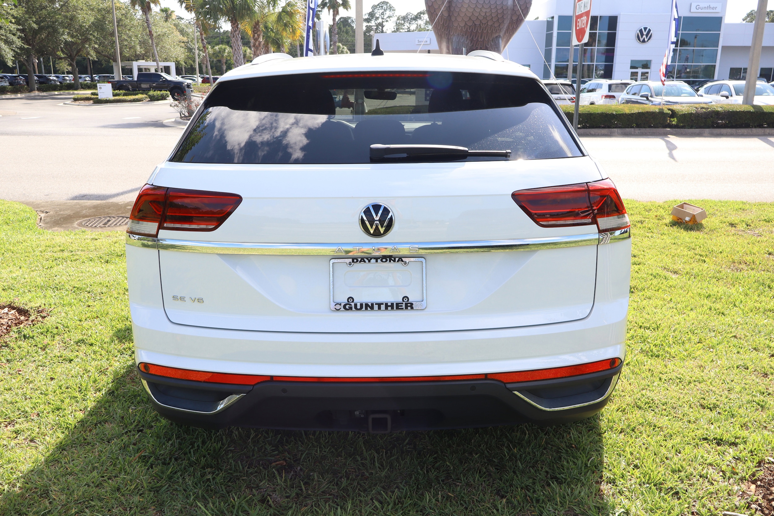 2022 Volkswagen Atlas Cross Sport SE w/Tech - Photo 6