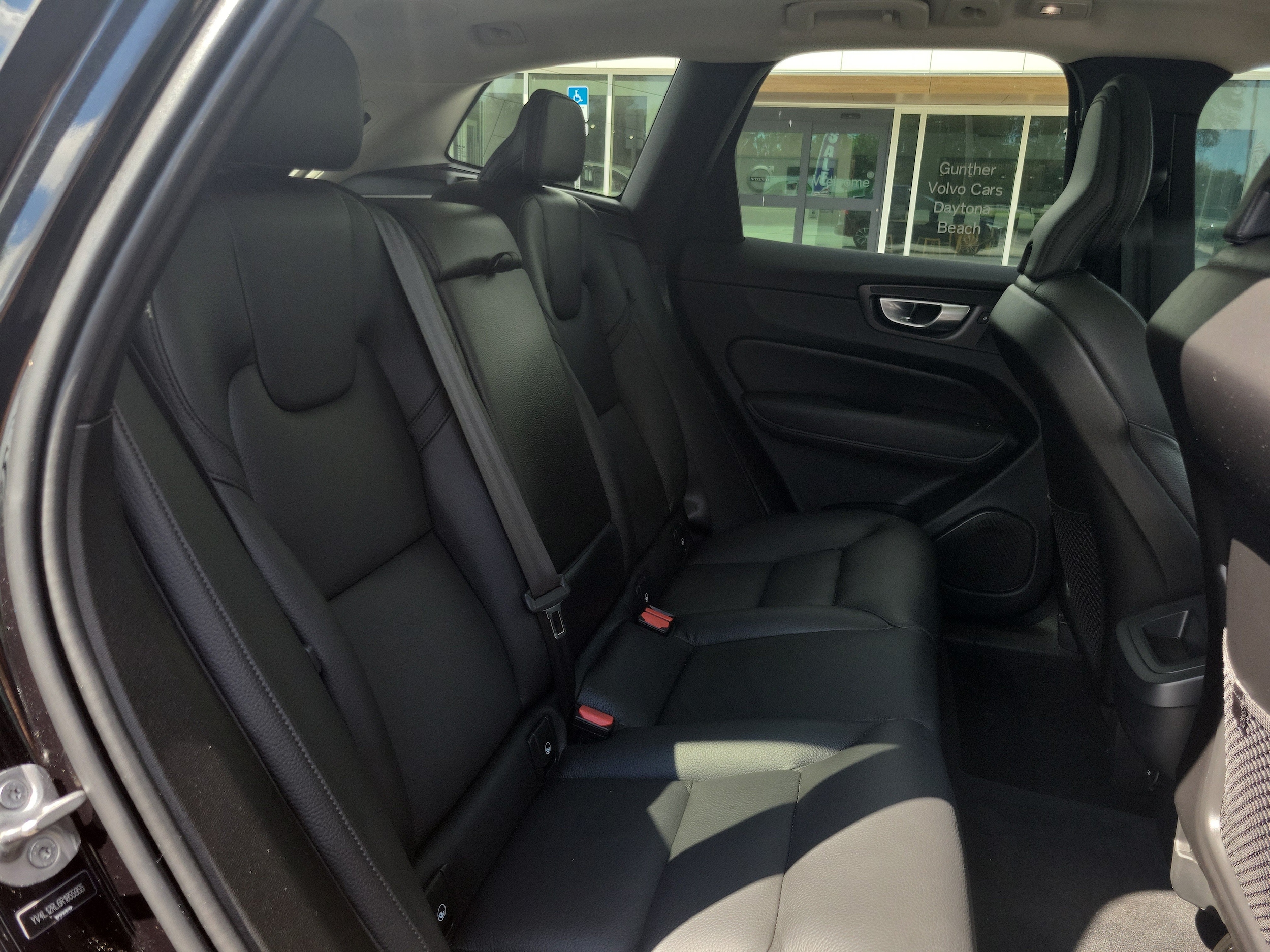 2024 Volvo XC60 Plus - Photo 8
