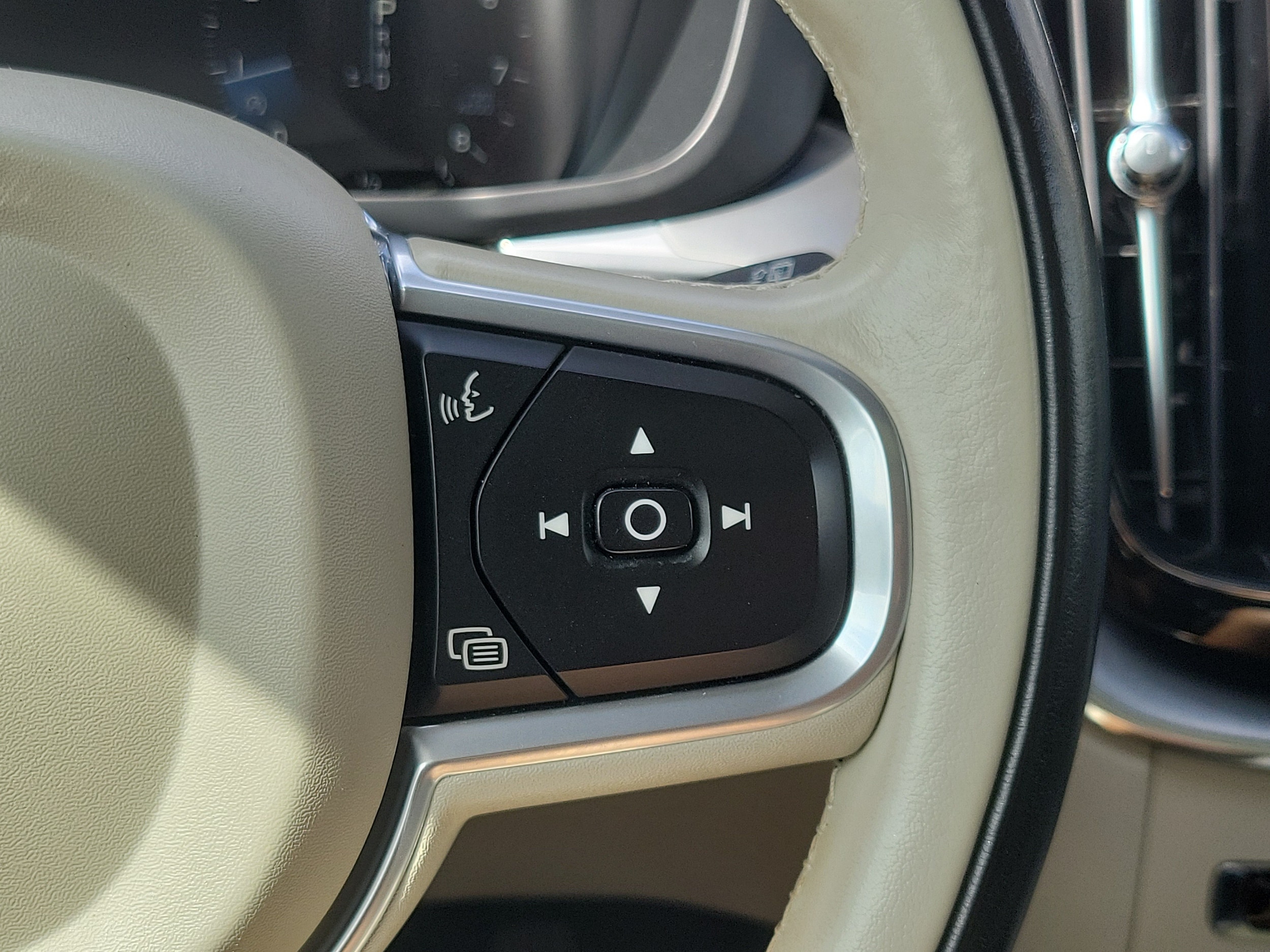 2018 Volvo XC60 Momentum - Photo 18