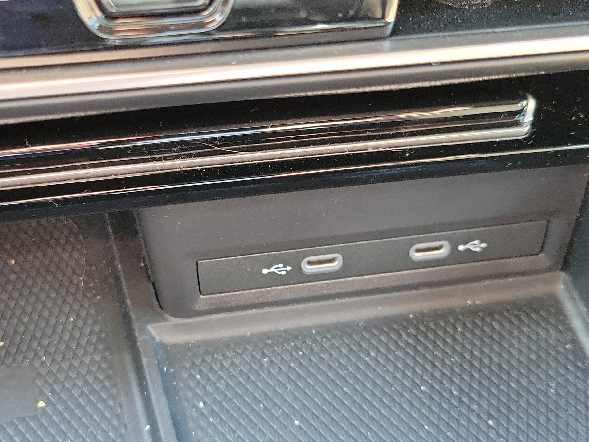 2024 Volkswagen Atlas Cross Sport SE w/Tech - Photo 25