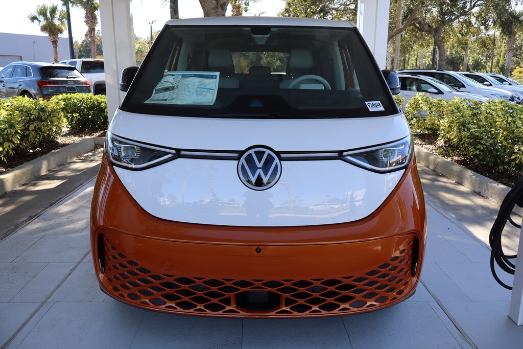 New 2025 Volkswagen ID. Buzz Pro S Plus Van Passenger Van