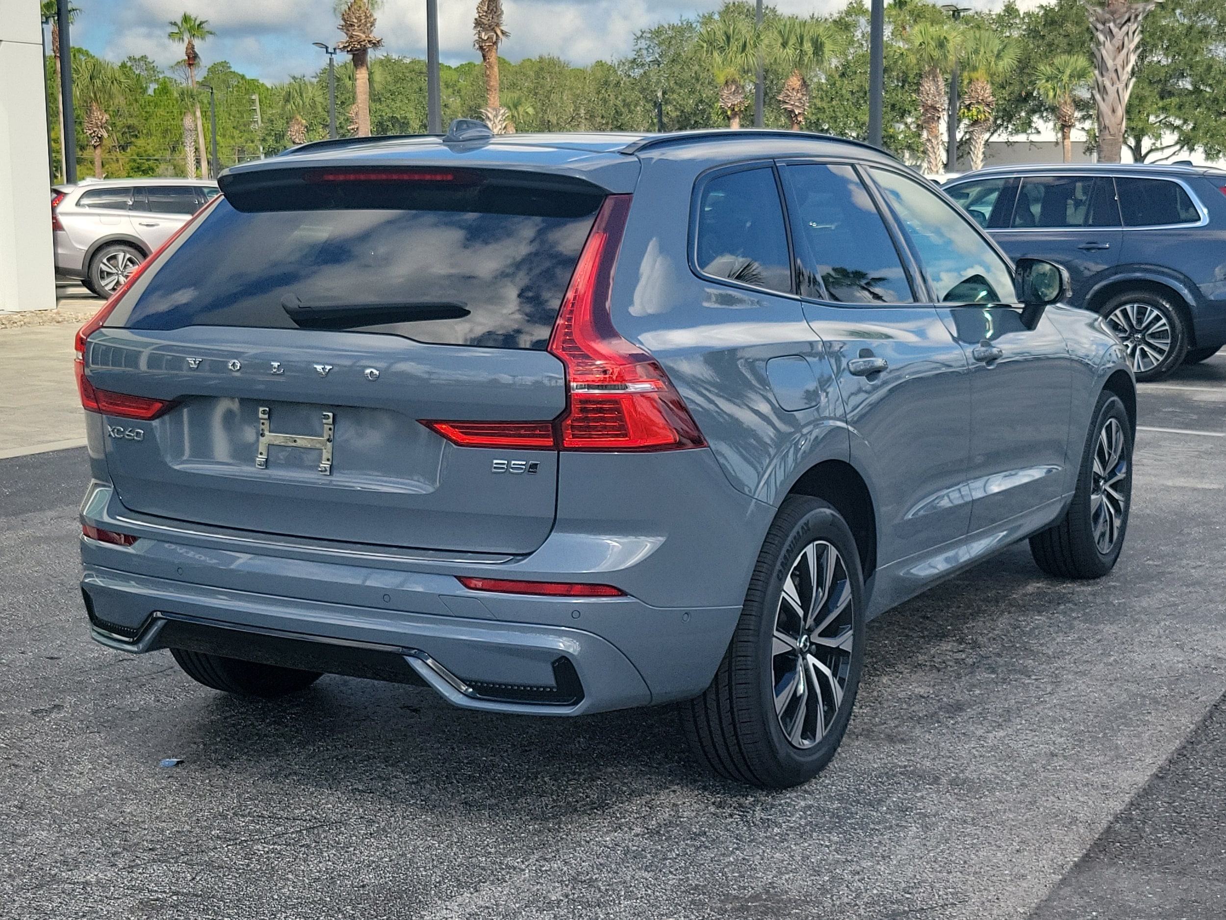 2024 Volvo XC60 Plus - Photo 3