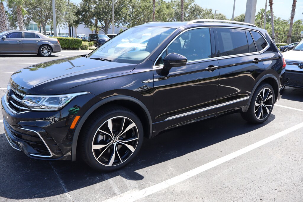 Certified 2022 Volkswagen Tiguan SEL R-Line 2.0T SEL R-Line 4MOTION