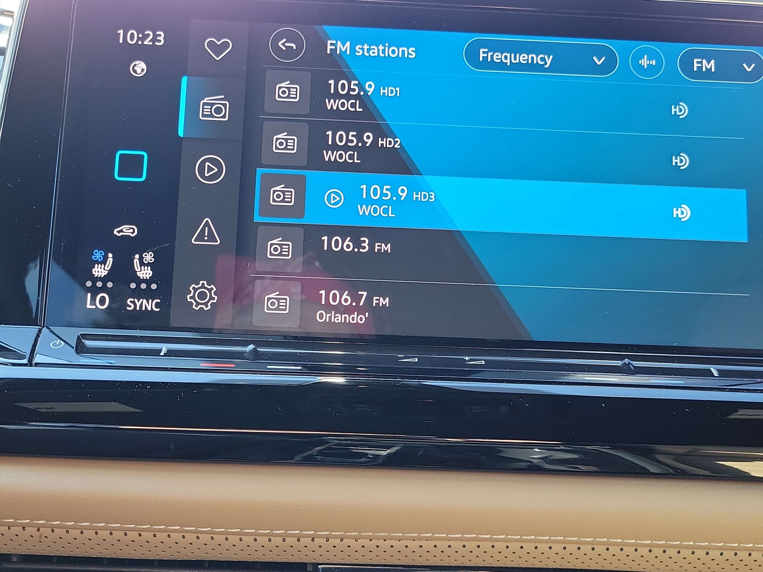 2024 Volkswagen Atlas Cross Sport SE w/Tech - Photo 23