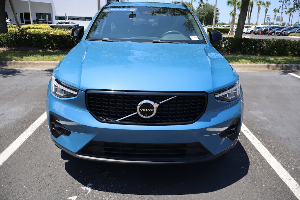 Used 2023 Volvo XC40 Ultimate Dark Theme B5 AWD Ultimate Dark Theme