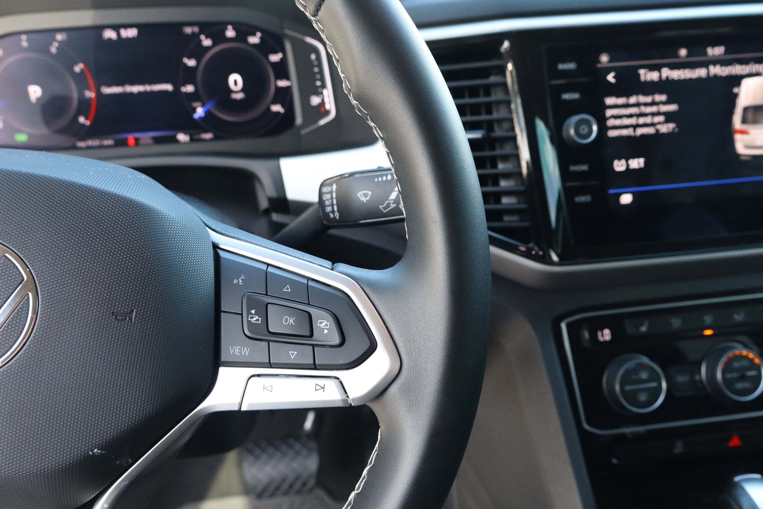 2023 Volkswagen Atlas SE w/Tech - Photo 20