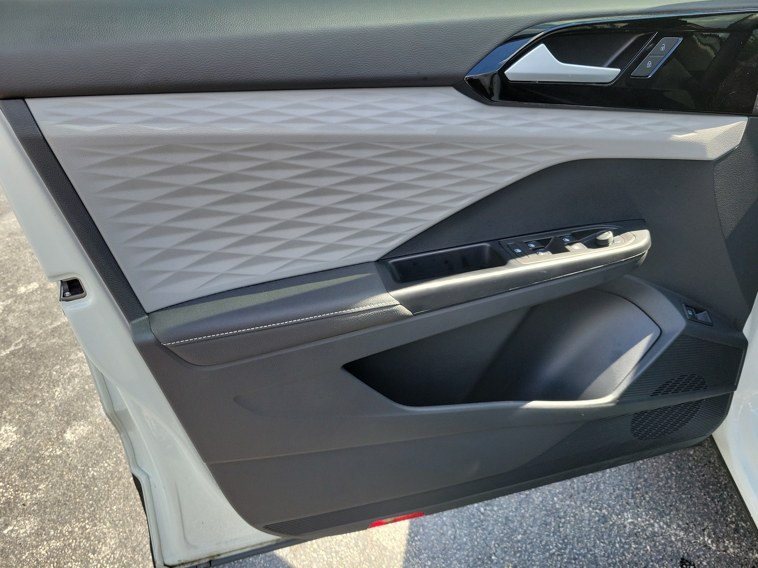 2024 Volkswagen Taos S - Photo 12