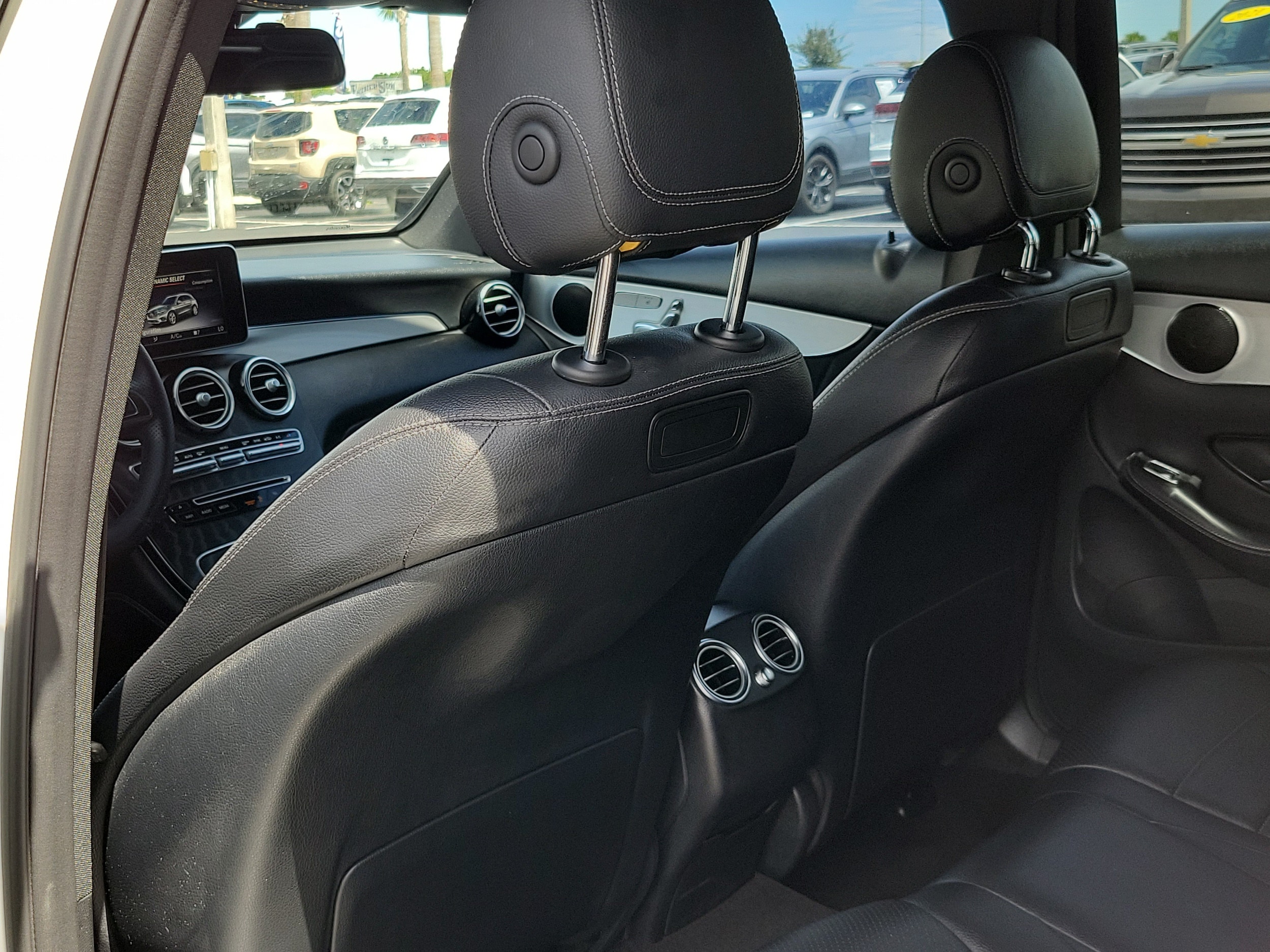 2019 Mercedes-Benz GLC GLC300 - Photo 11