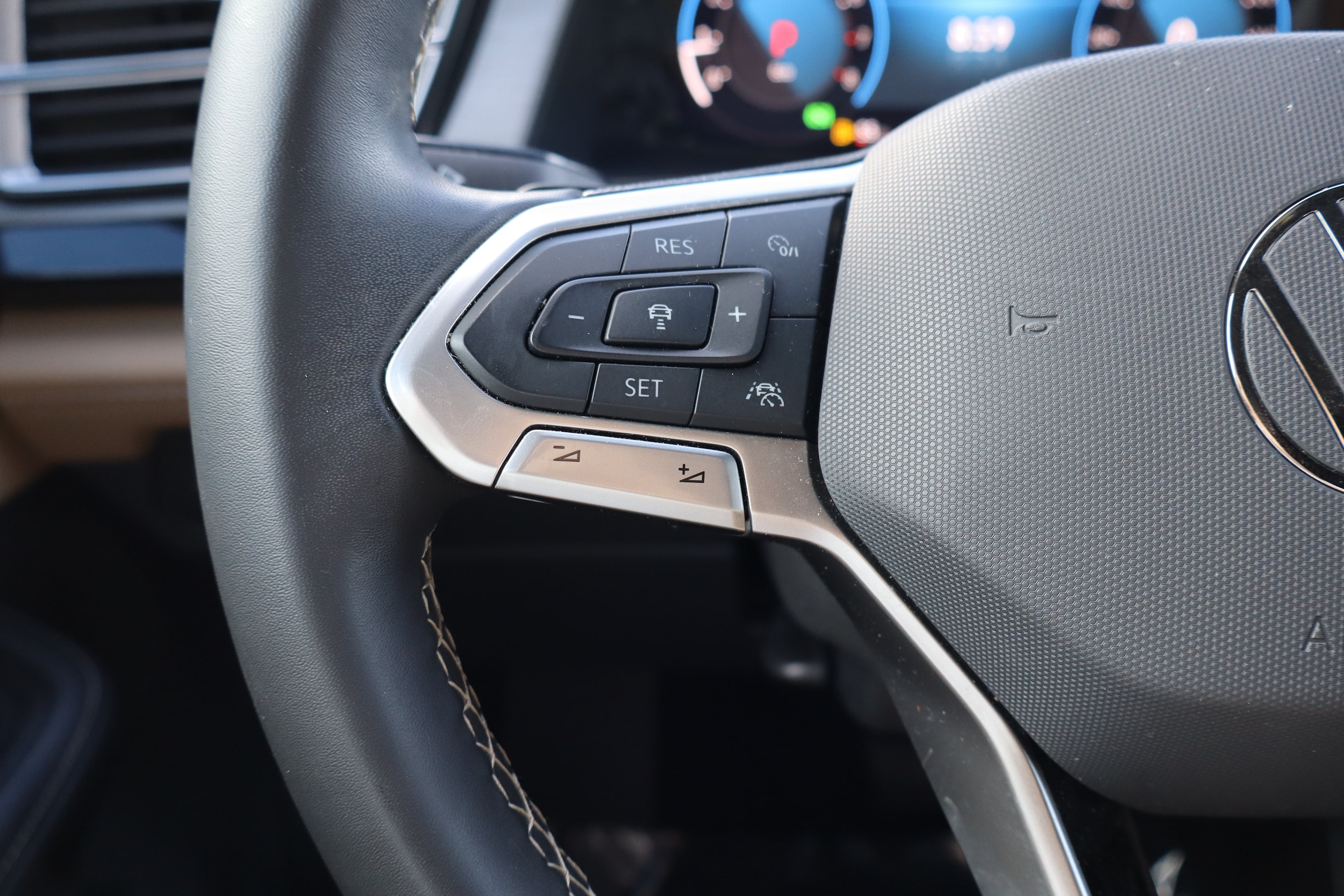2024 Volkswagen Atlas Cross Sport SE w/Tech - Photo 22
