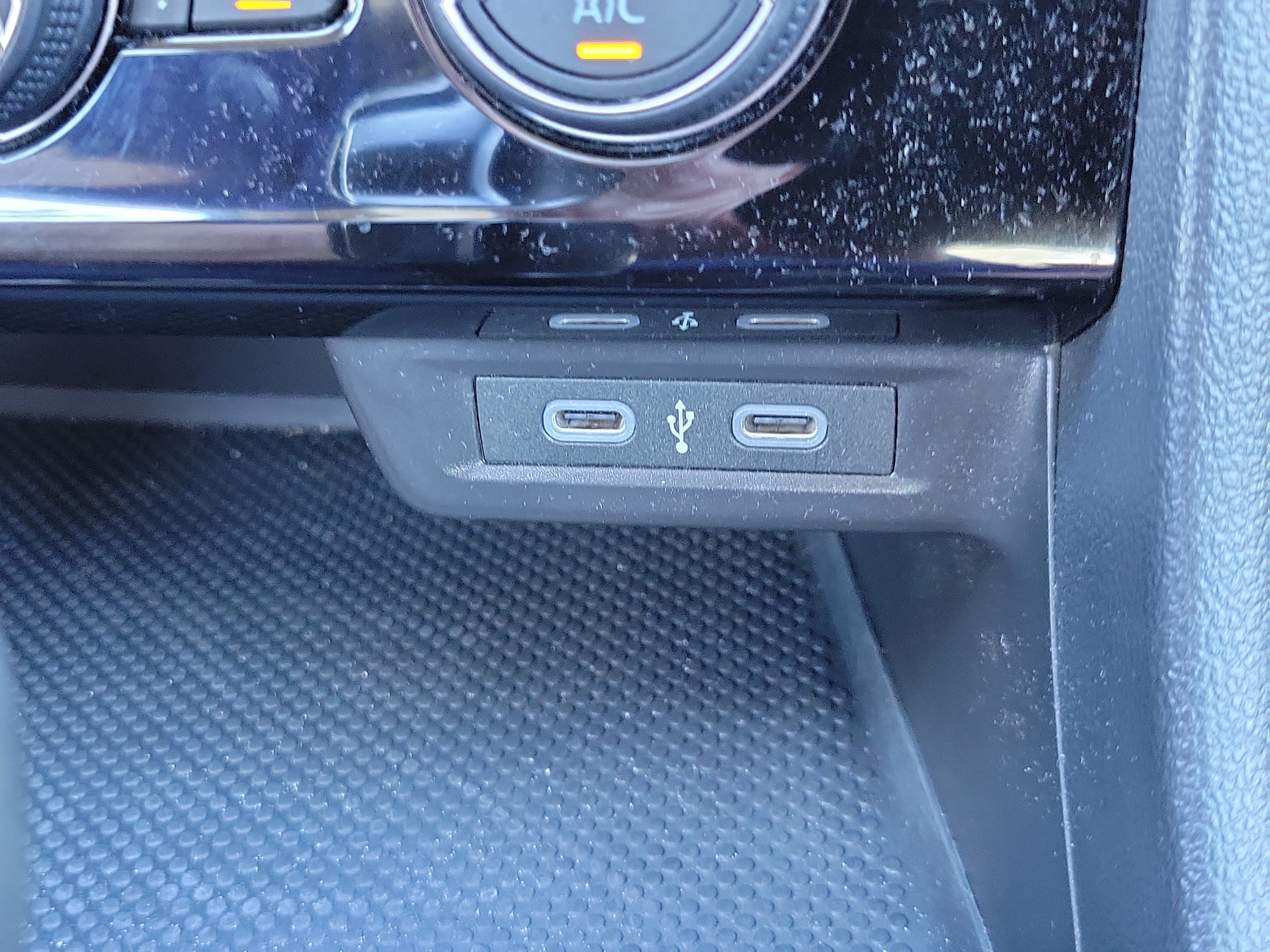 2024 Volkswagen Jetta SE - Photo 25