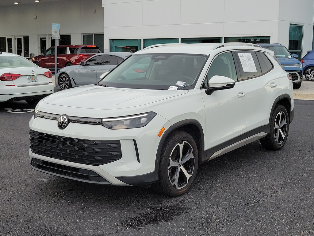 Certified 2025 Volkswagen Tiguan 2.0T SE SUV
