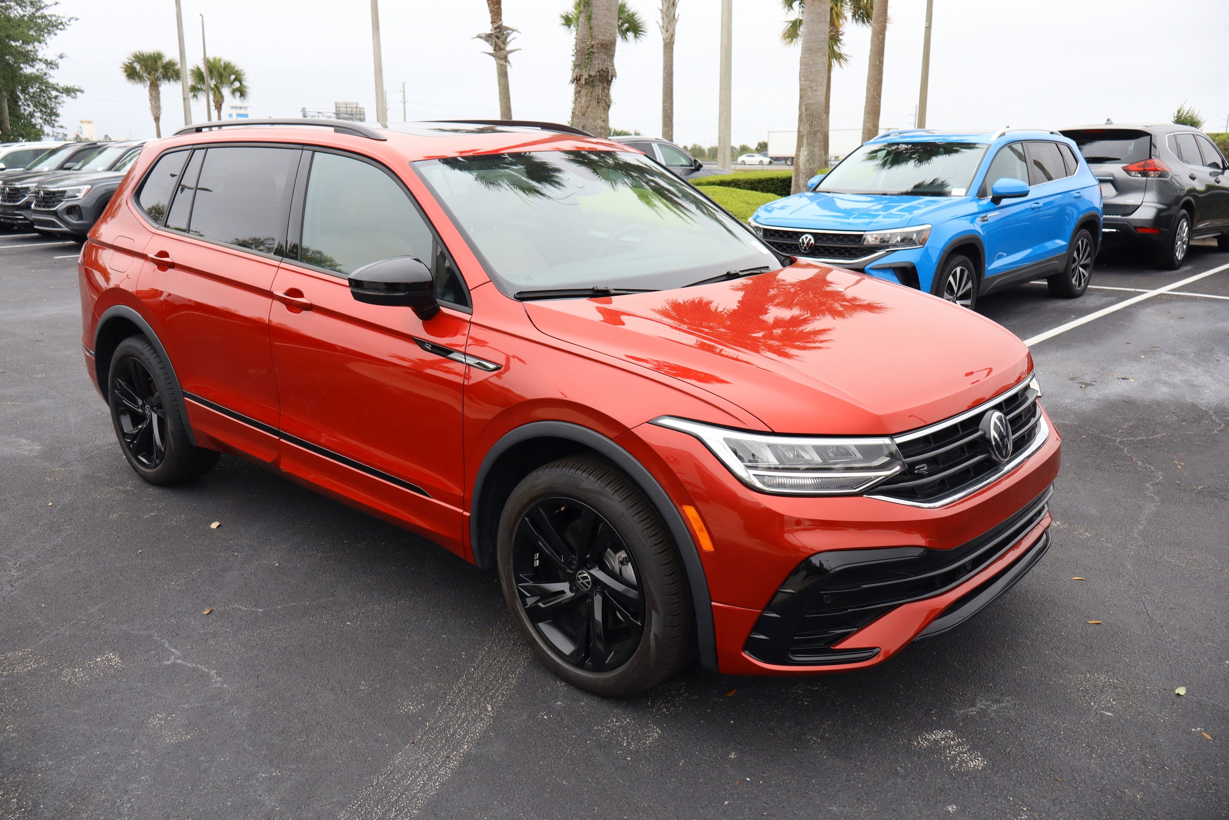 2024 Volkswagen Tiguan SE R-LINE BLACK