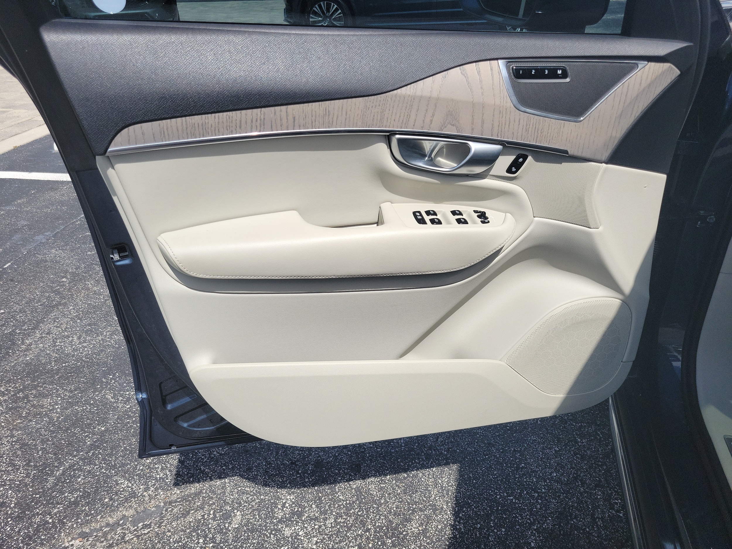 2024 Volvo XC90 Plus - Photo 12