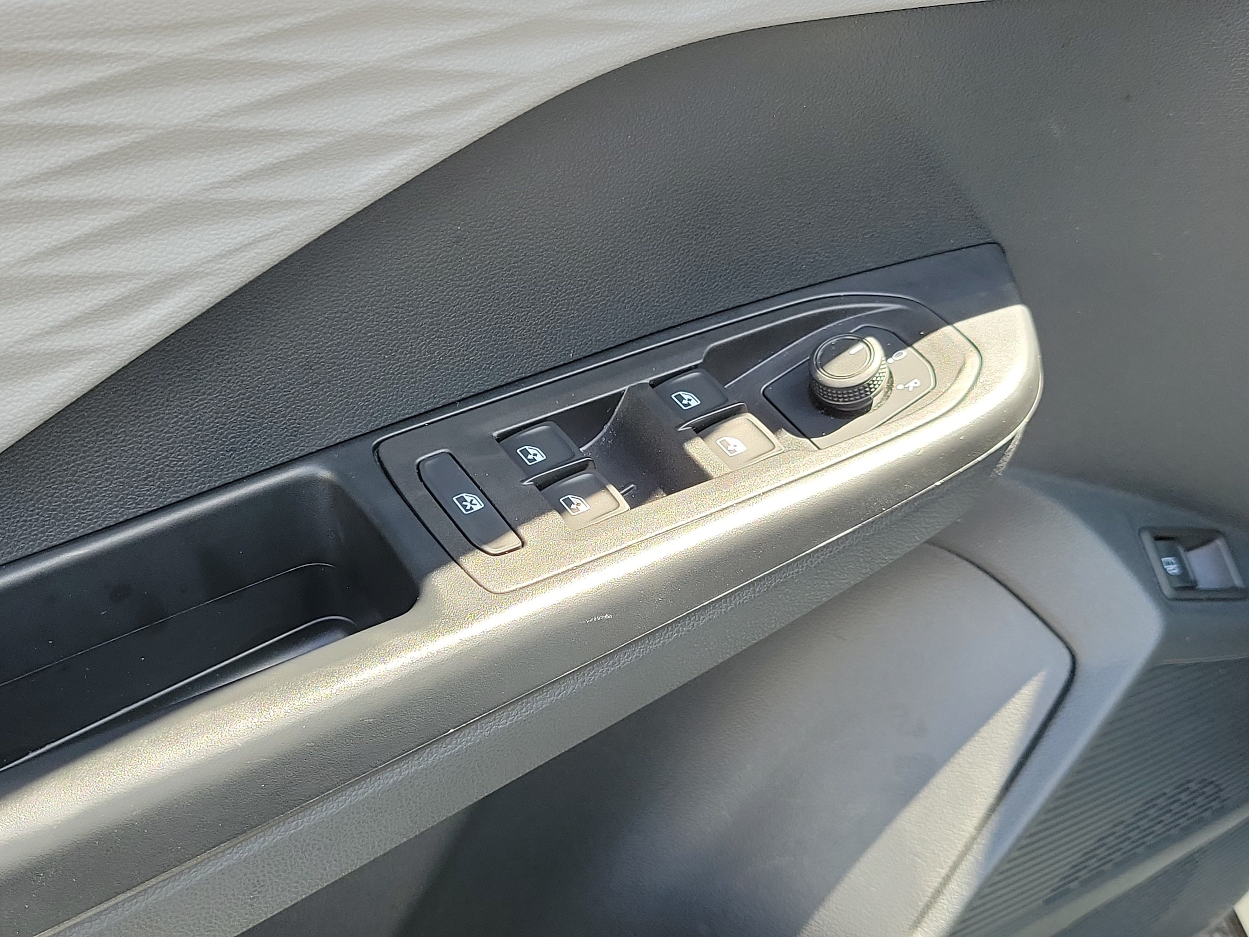 2024 Volkswagen Taos S - Photo 13